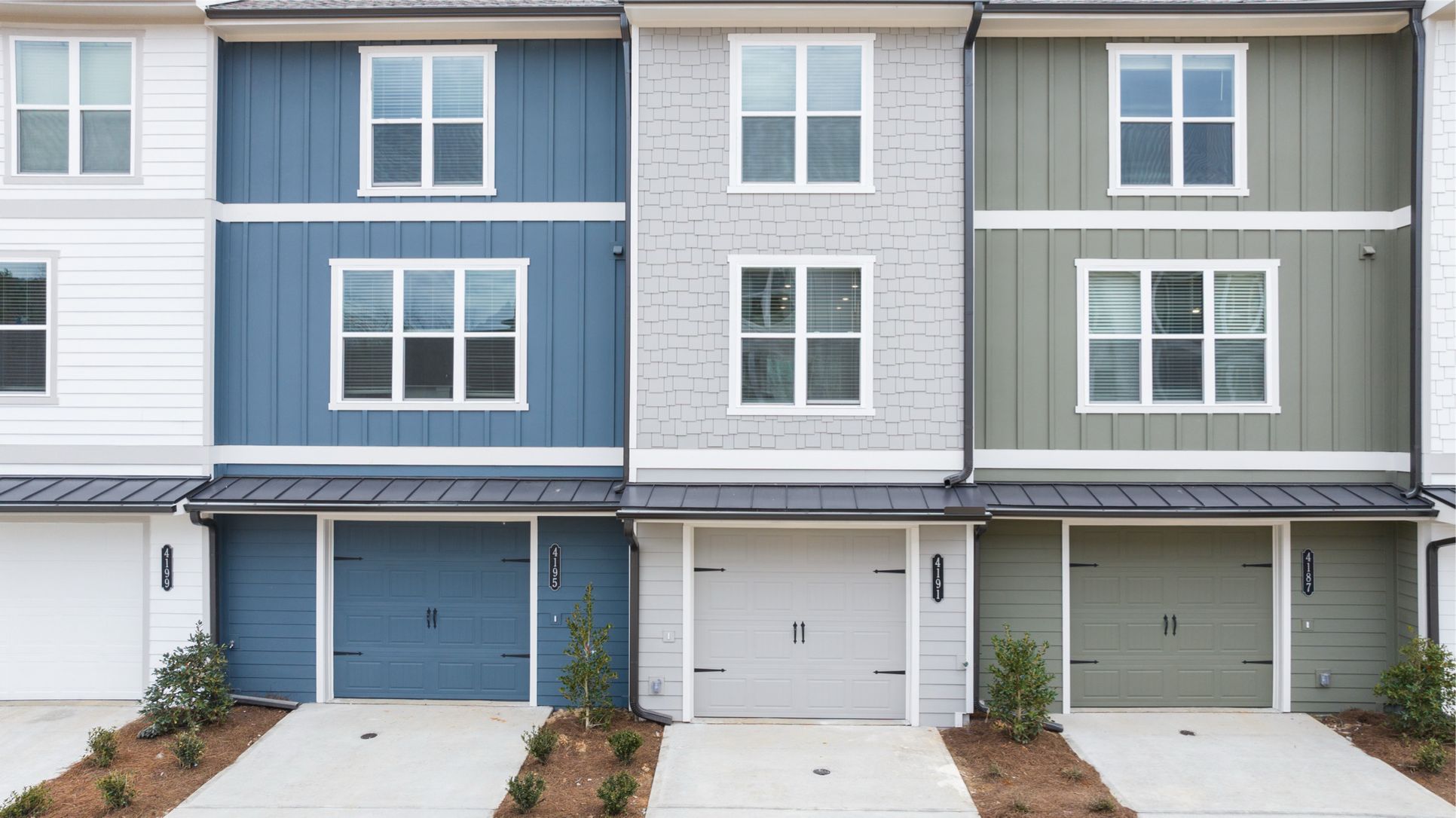 Exterior:Asbury Oak HS 54 005 res 5