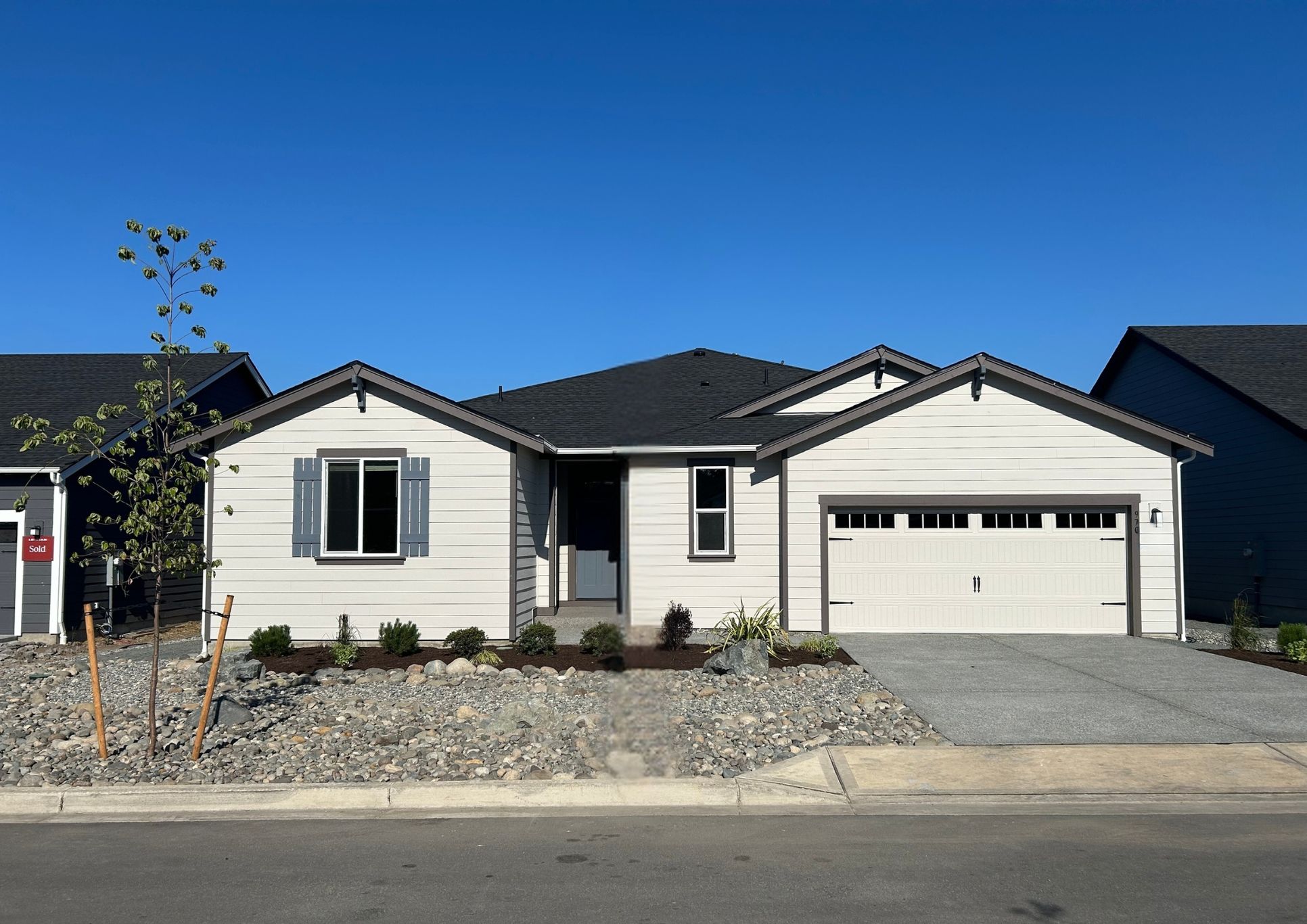 Exterior:Rolling Hills Streetscape 05 jpg (2)
