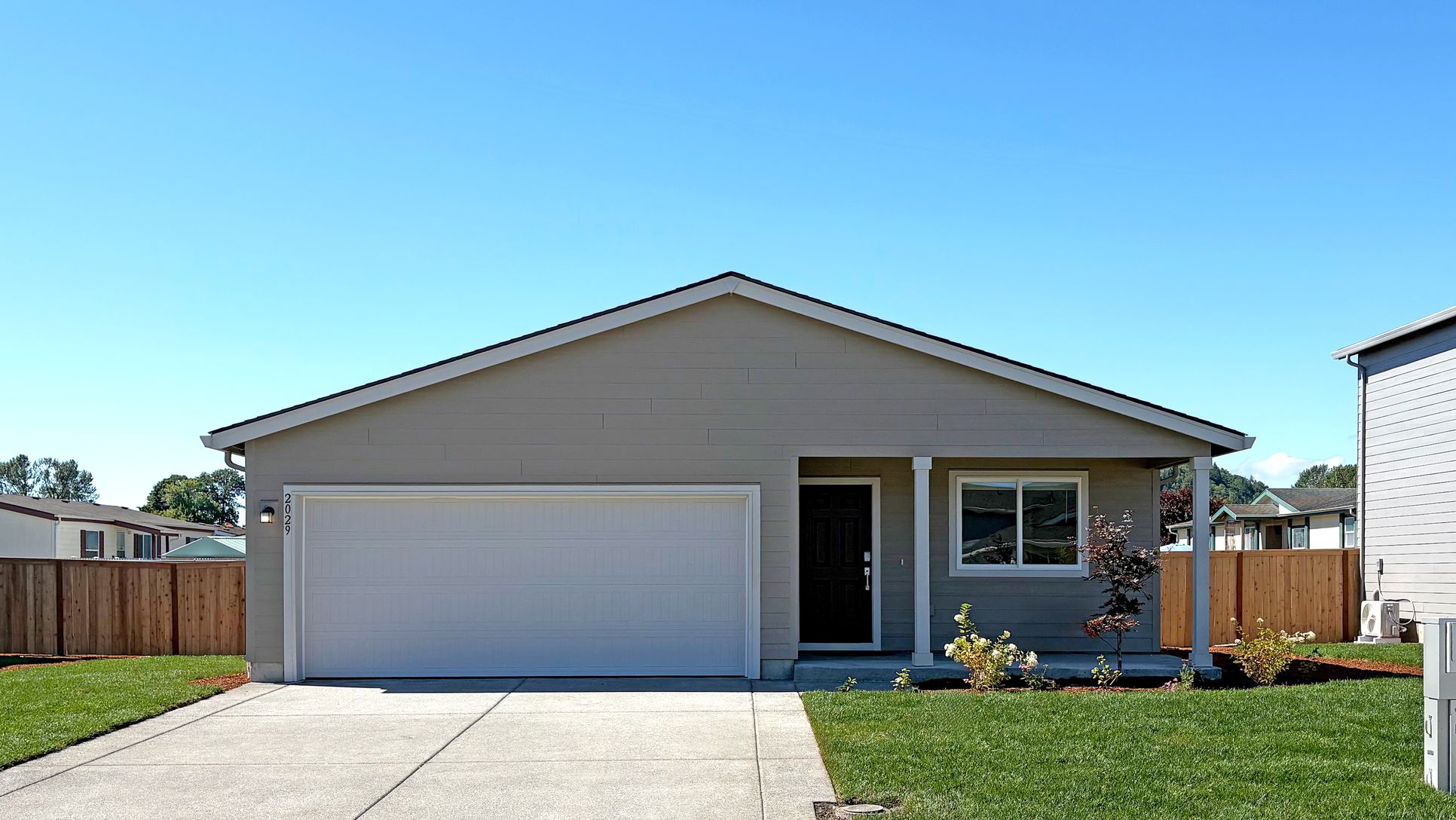 Exterior:Mt Solo Francis H S131
