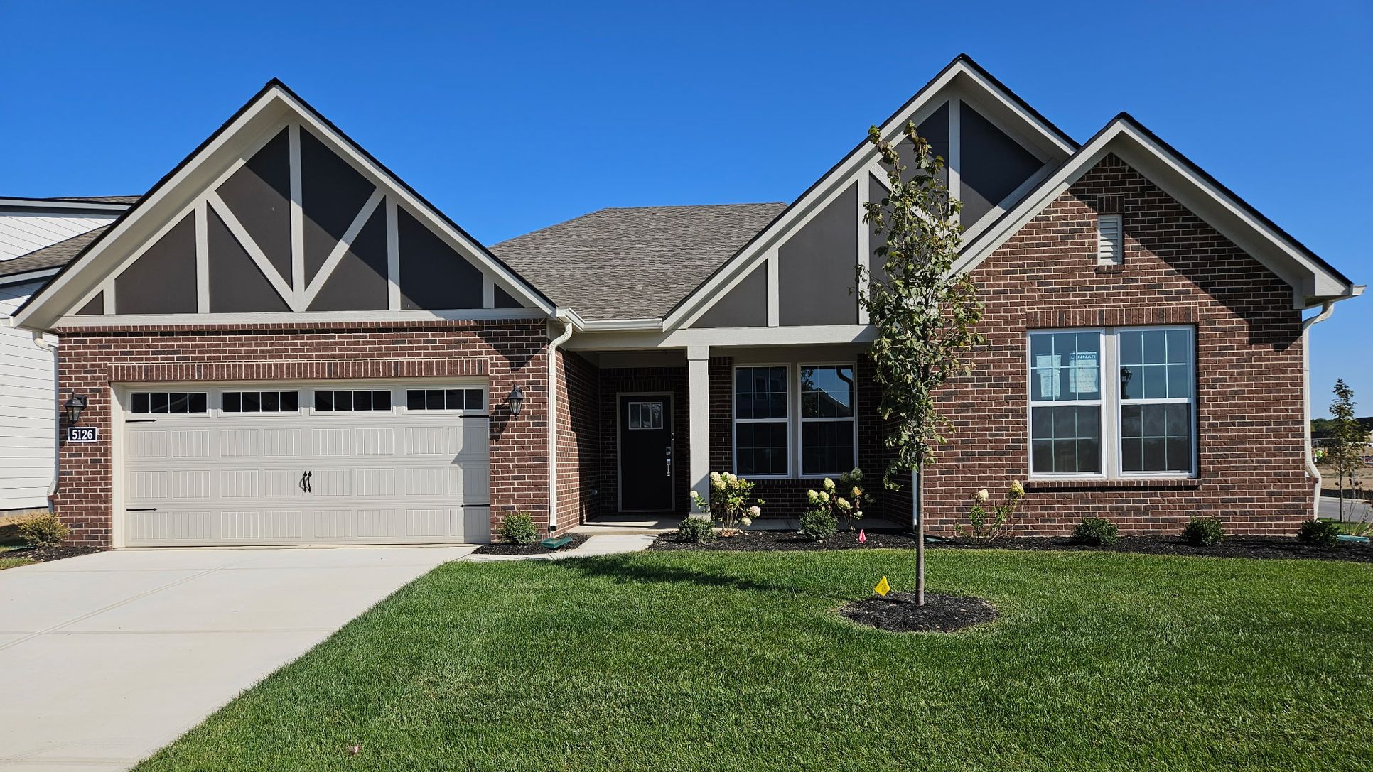 Exterior:Easton 19