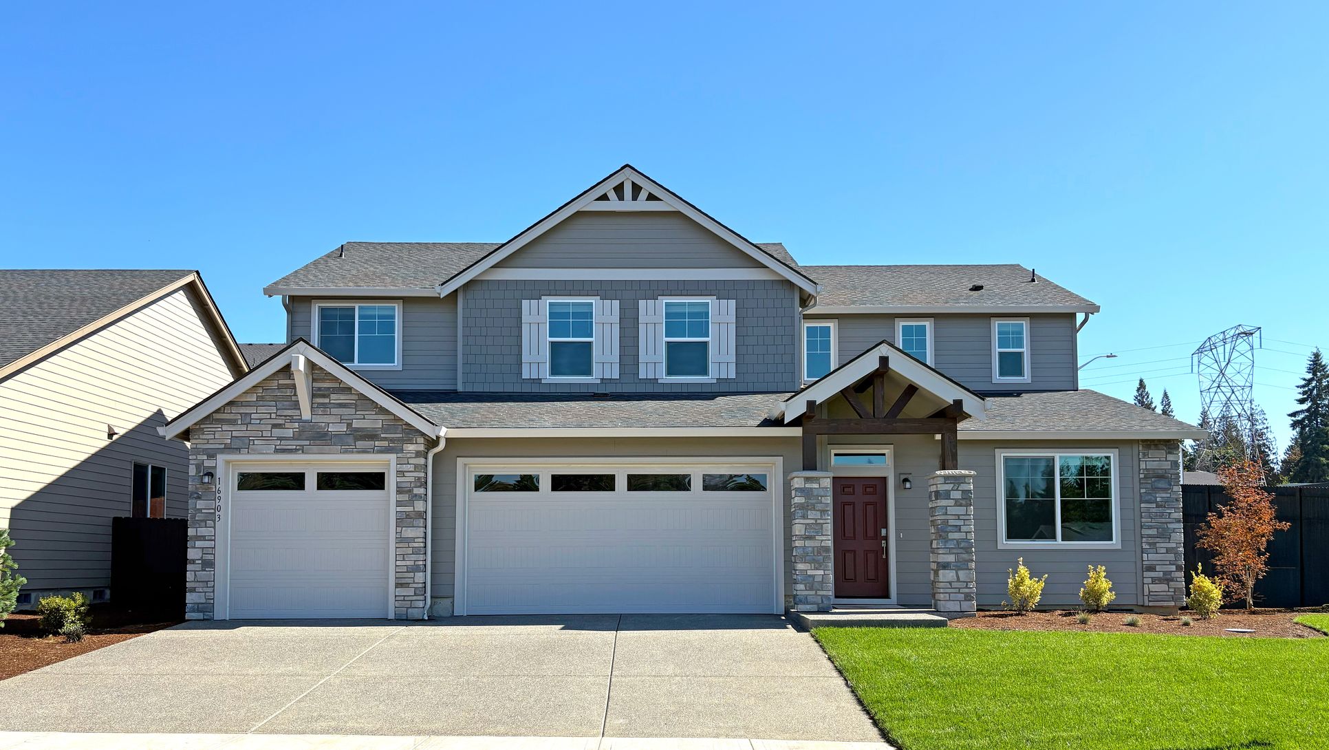 Exterior:Salmon Creek Ridge Hammond H S56