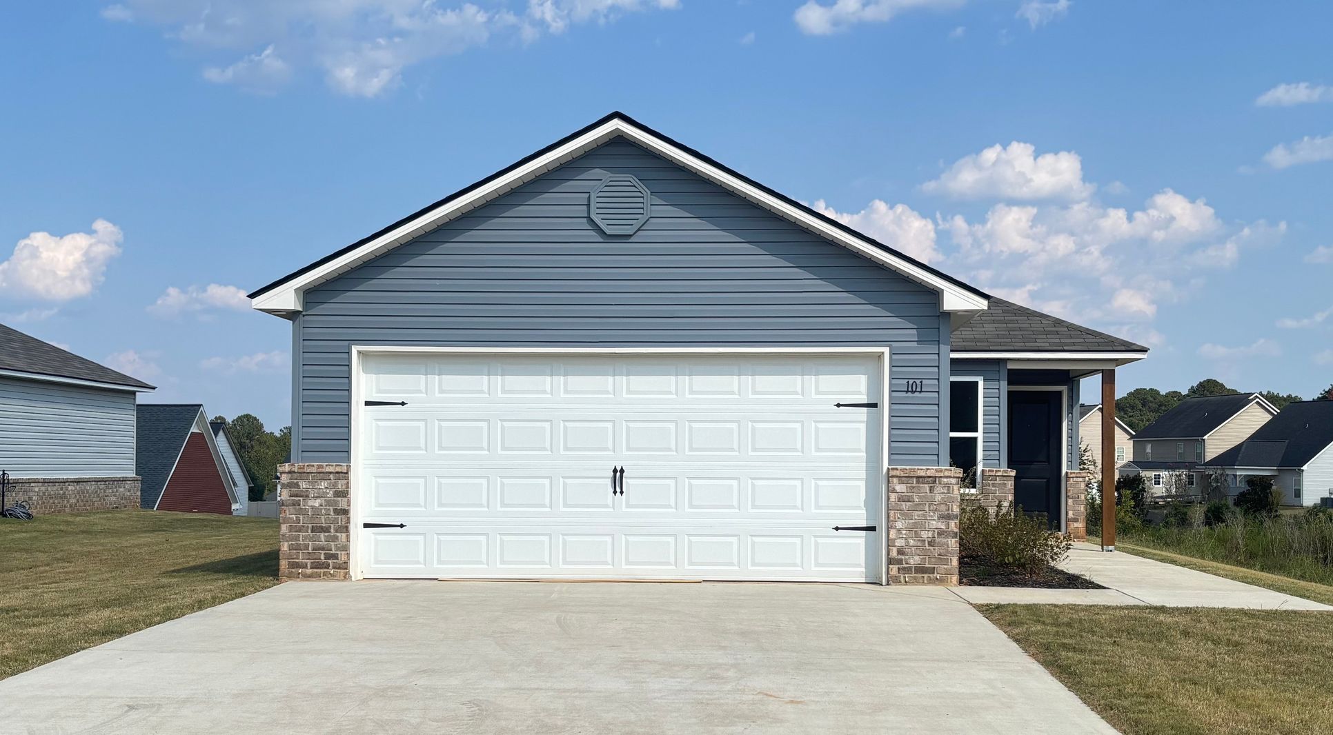 Exterior:5155d4cc af8a 4f1d b945 5d86e934a402