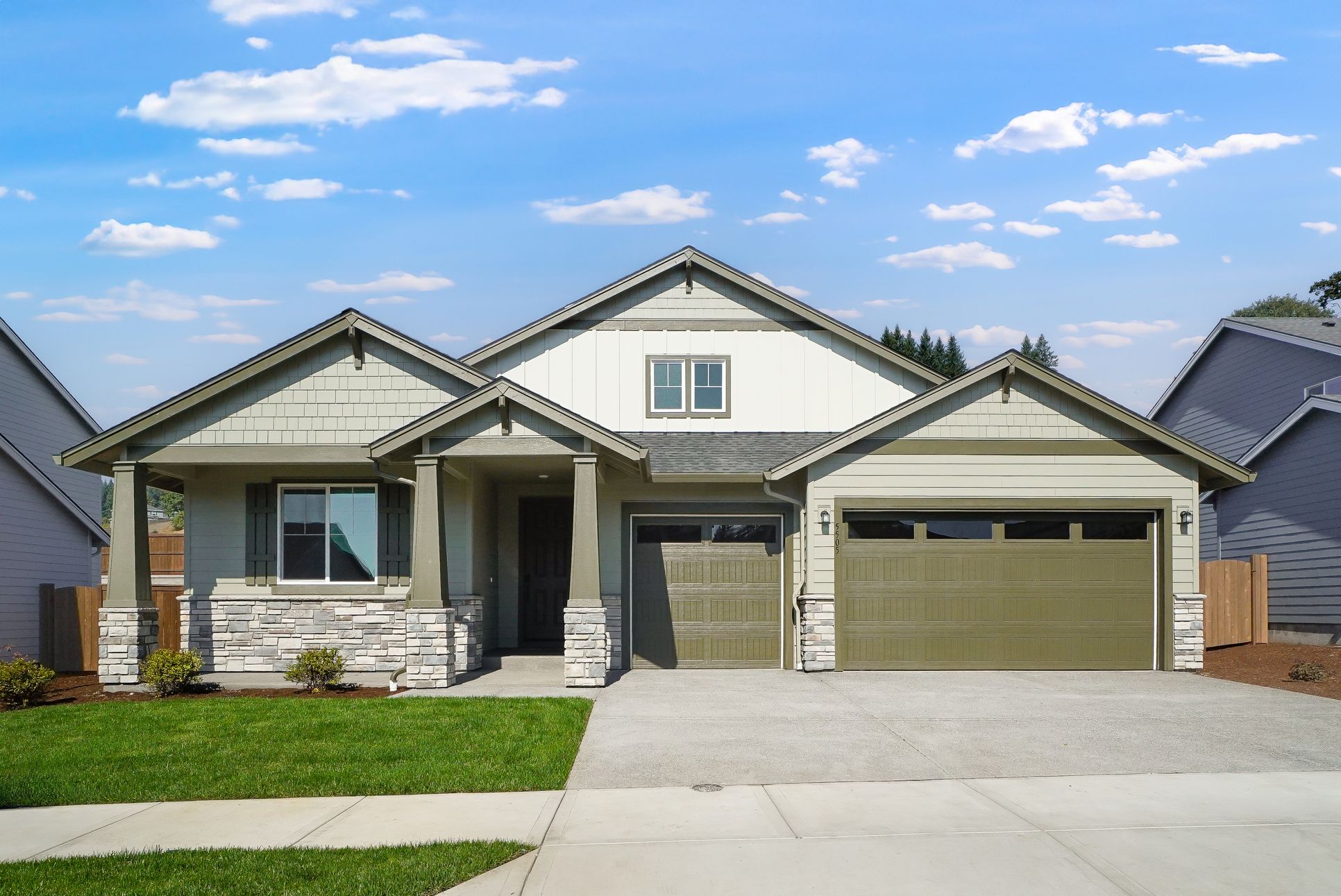 Exterior:Camas Heights Deschutes H S14