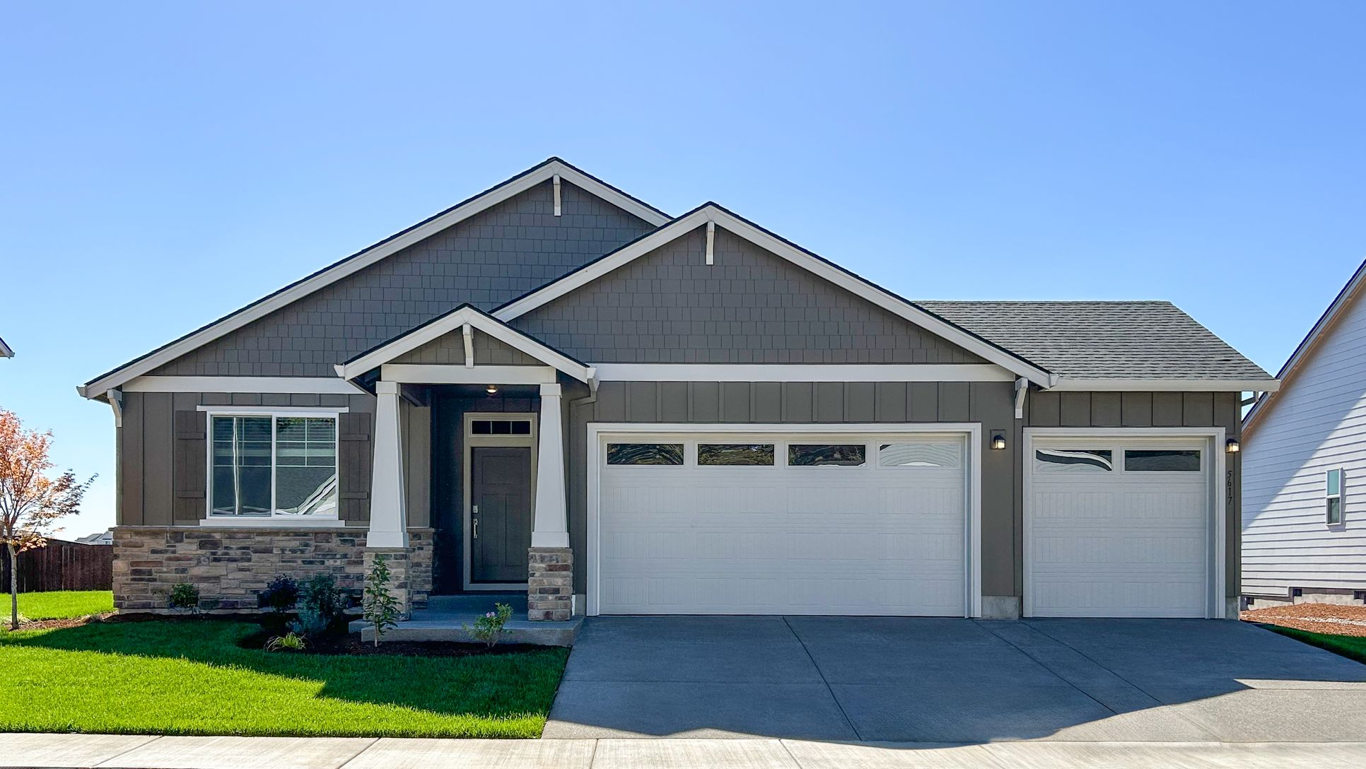Exterior:Henshaw Farm Endicott H S214