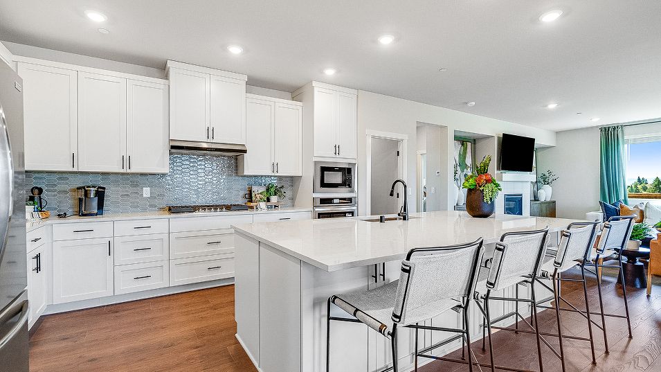 3376 Sellwood Kitchen 1of3 F1 Base3