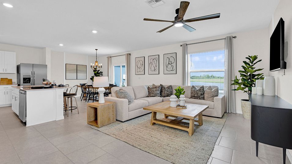 Florida CORE L003 Columbus Open View 1of2 F1 Base7