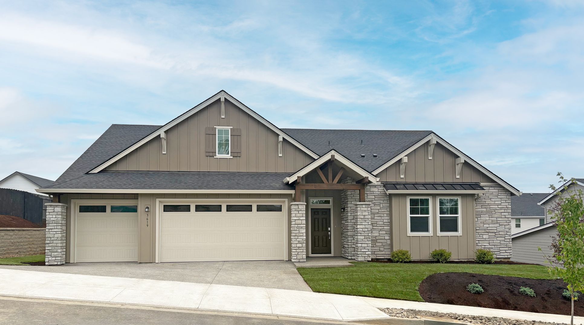 Exterior:Salmon Creek Ridge Eaton H S4