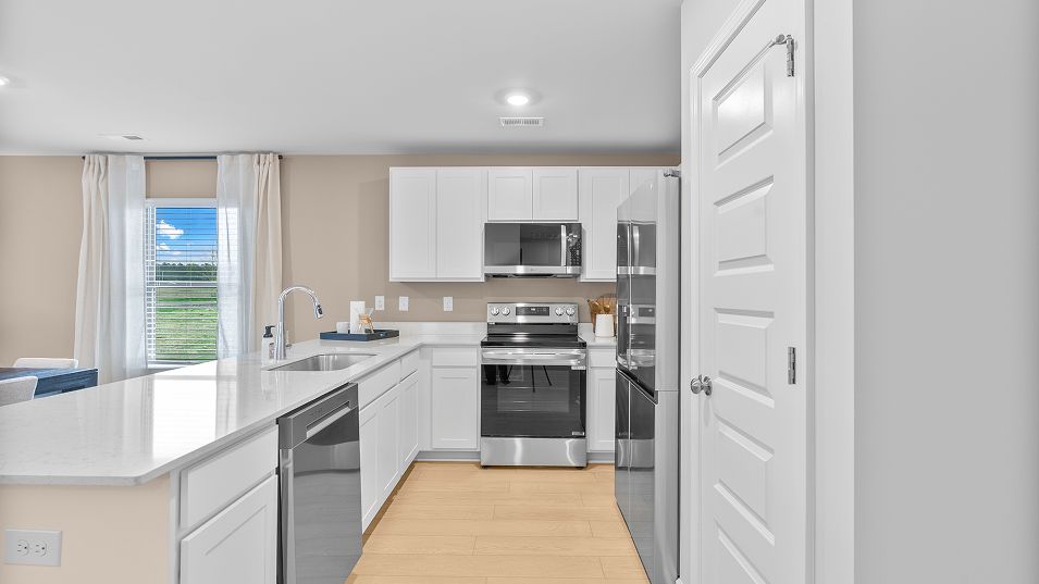 Grove Core 3320 Newlin Kitchen 1of2 F1 Base3