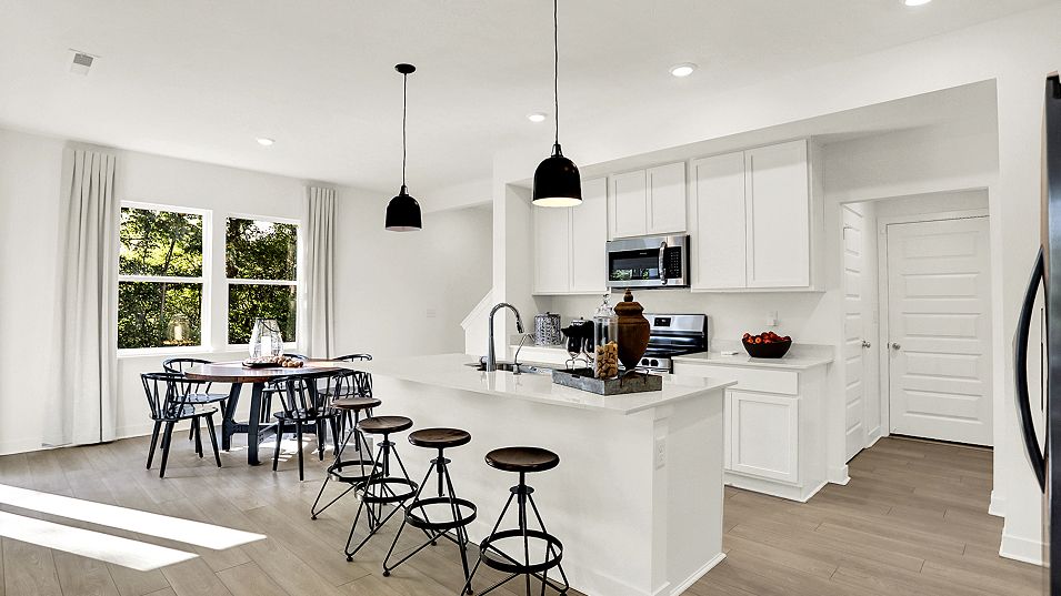 1783 Trenton Kitchen 1of3 F1