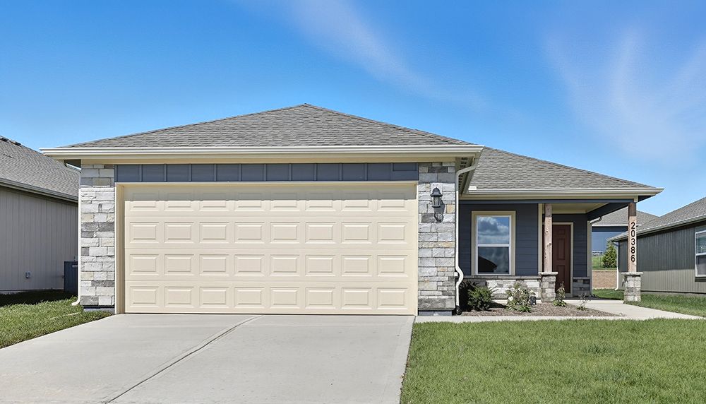 Exterior:20386 W 194th St, Spring Hill, KS RC Armstrong 0054 WEB