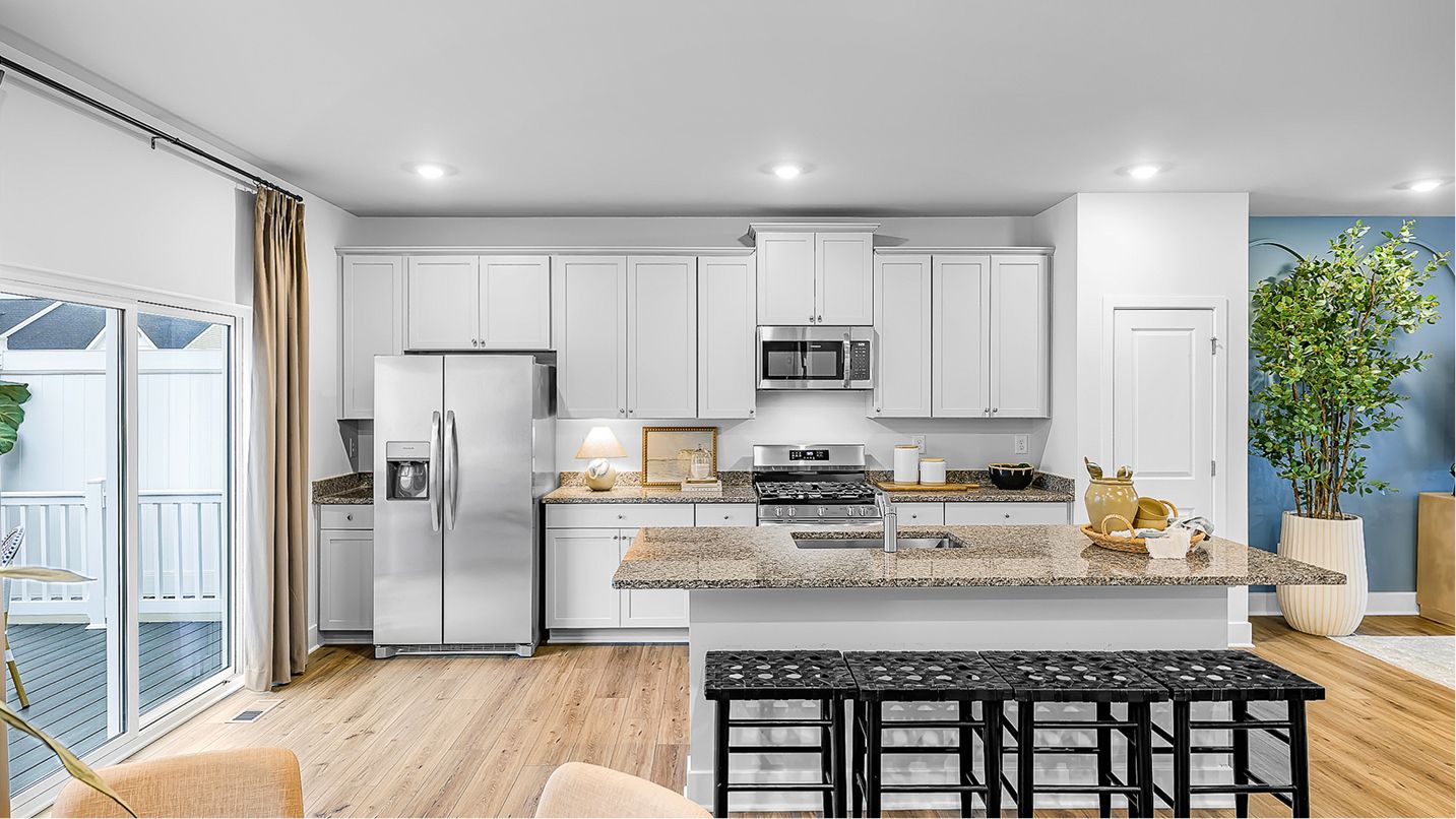 2094 Tennyson Kitchen 5of7 F2 100225