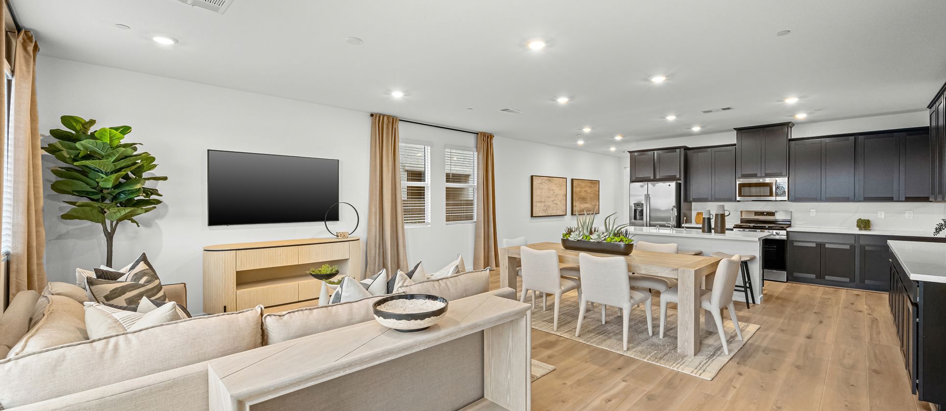 3210 Peter Living 3of3 F1