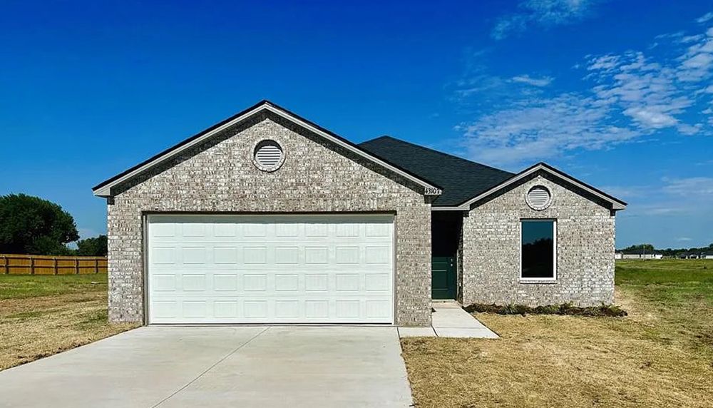 Exterior:OKC QMI Images Web Resize 0002 43107 Wagon Trail