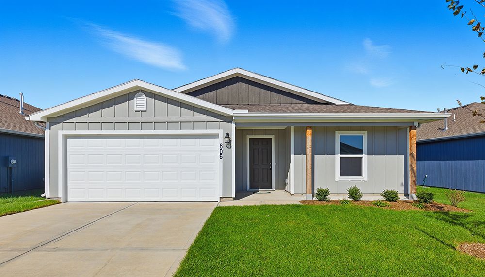 Exterior:Greenfield L Cypress Creek 137 WEB