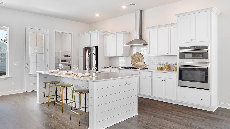 3033 Calhoun Kitchen 2of2 F1 9 22 25