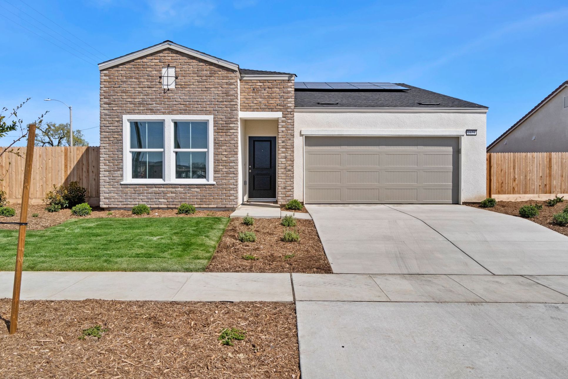 Treasures Ironsides Keepsake Exterior 1of9