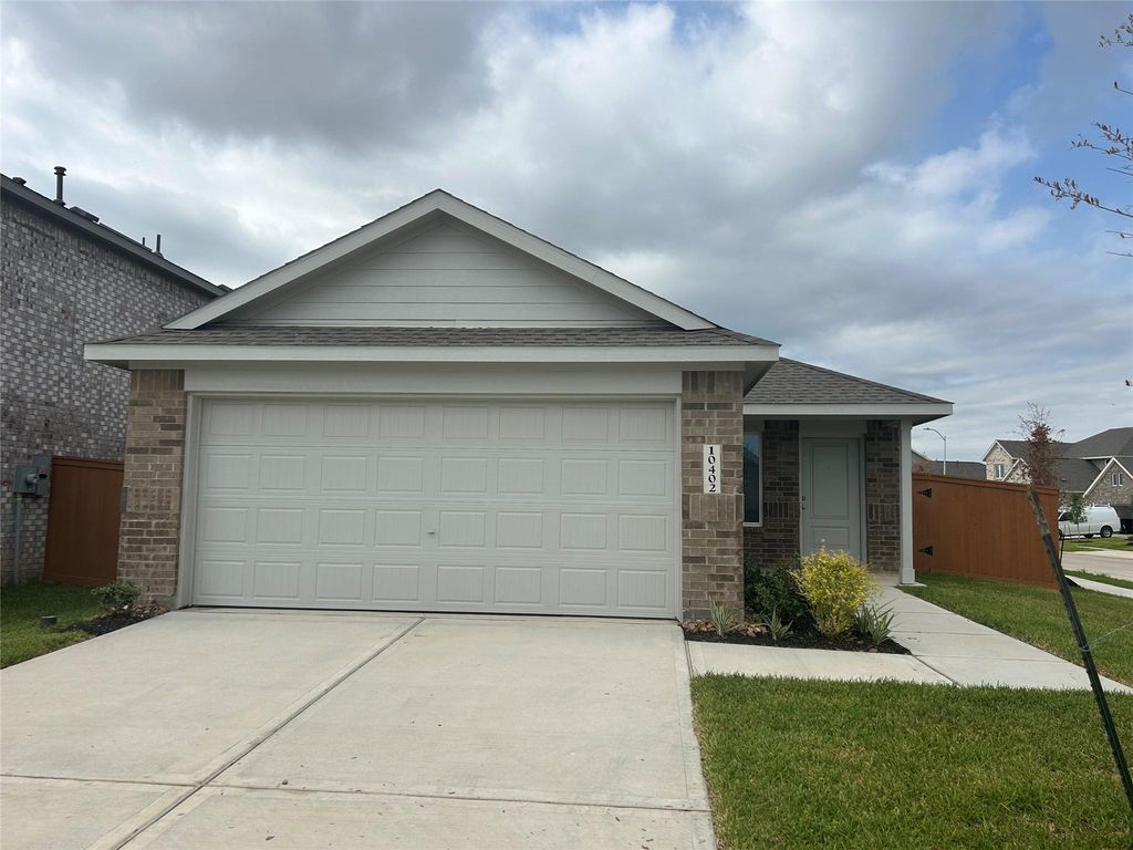 Exterior:10402 Rocky trail