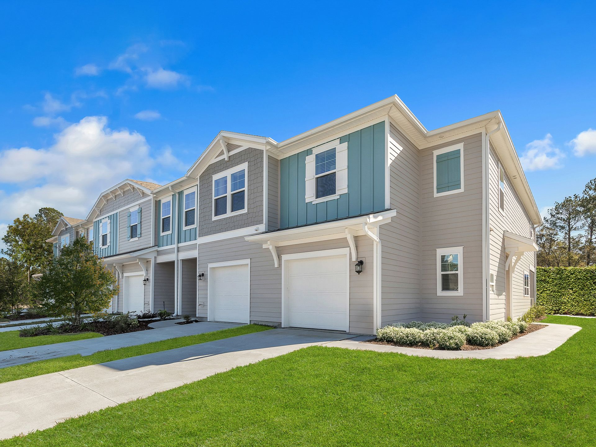 Exterior:Longbay Townhomes Lincoln Exterior 1of3 (1) 2 (10) 2 (8)