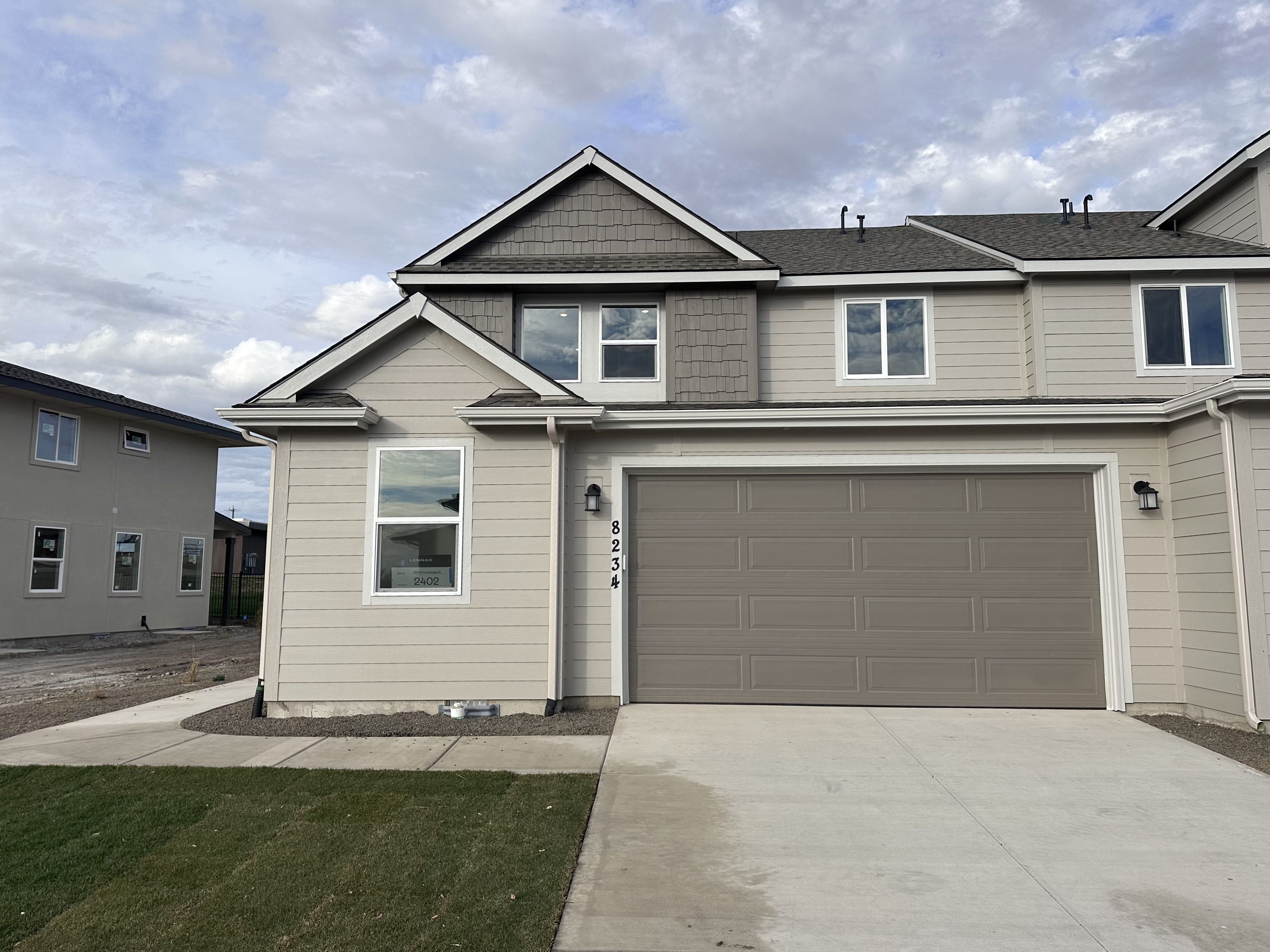 Exterior:Eagle Ridge 2104