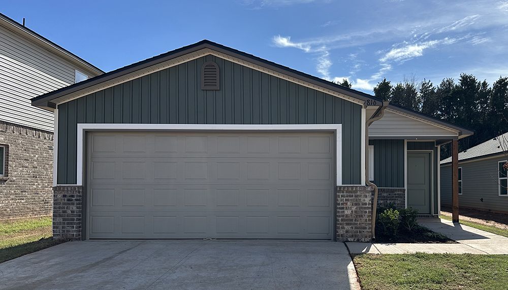 Exterior:RC Beaumont 816 NE 101st St 2610 WEB