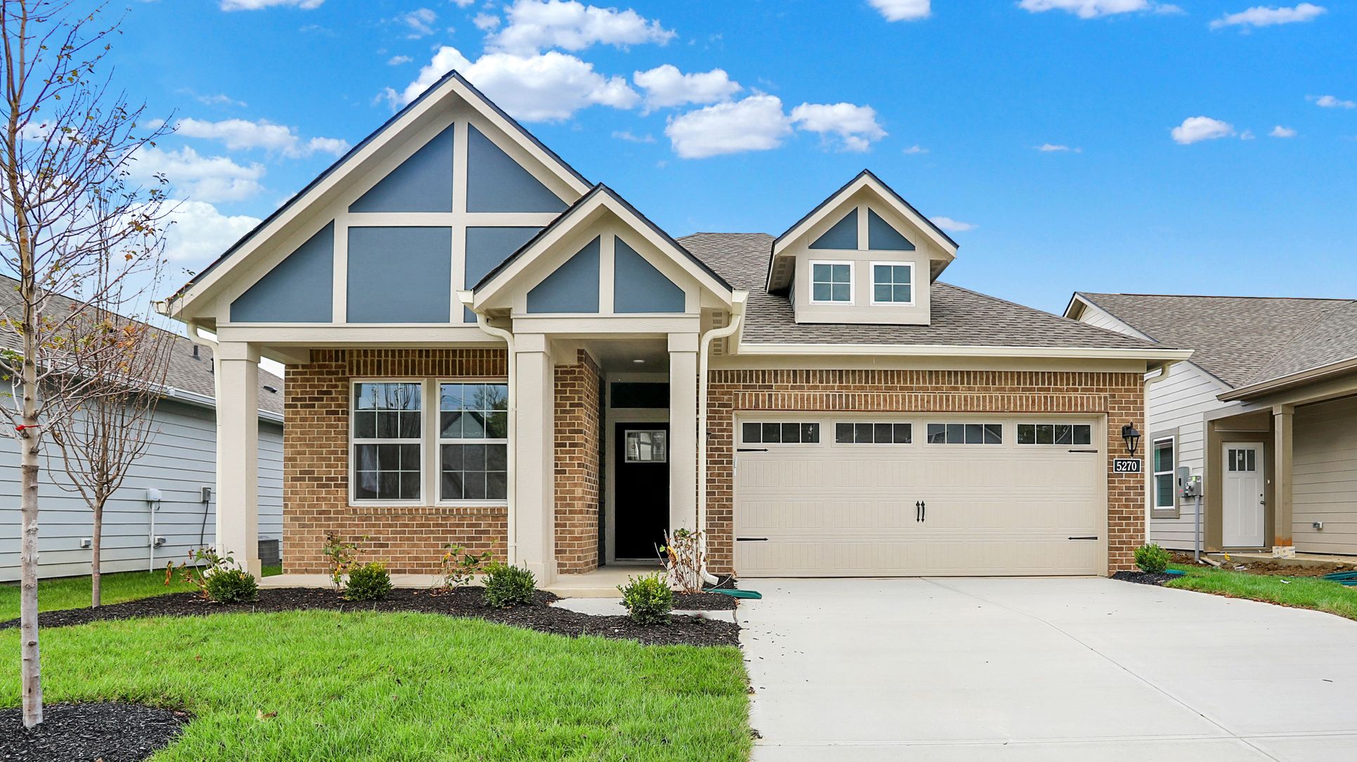 Exterior:Northern Collection Easton Briarwood Exterior Front