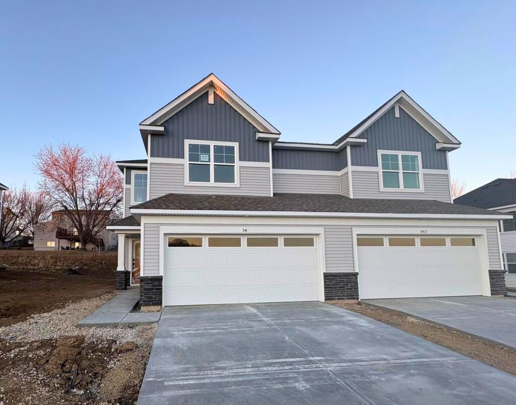 Exterior:e8f09e70 a840 4e68 bc98 1afaa22efeaa