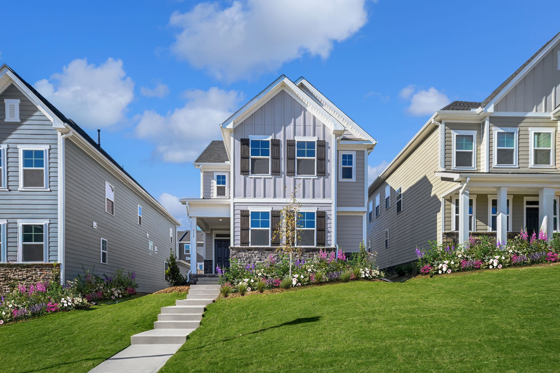 Exterior:Stoneriver Waterbury Front Exterior 1of1