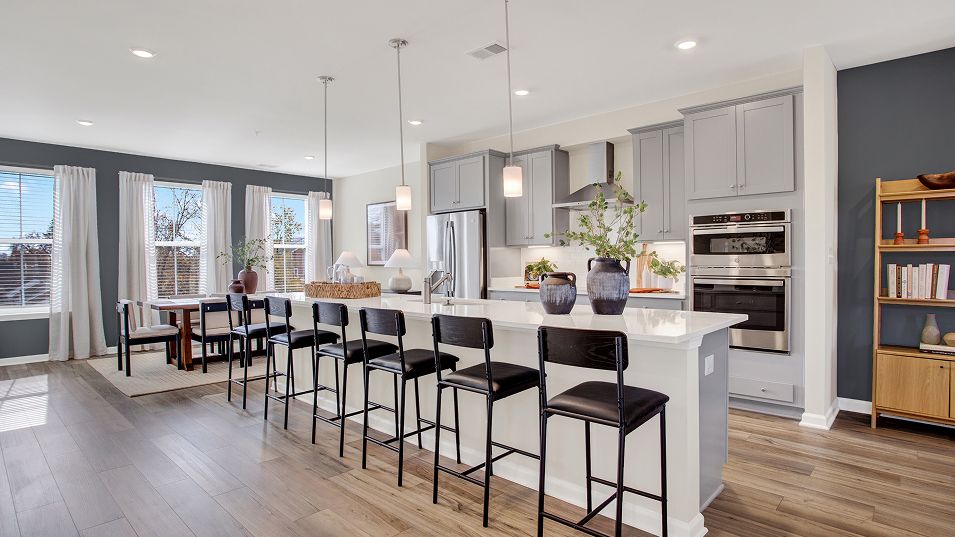 1302 Wentworth Kitchen 1of4 F3 Base2