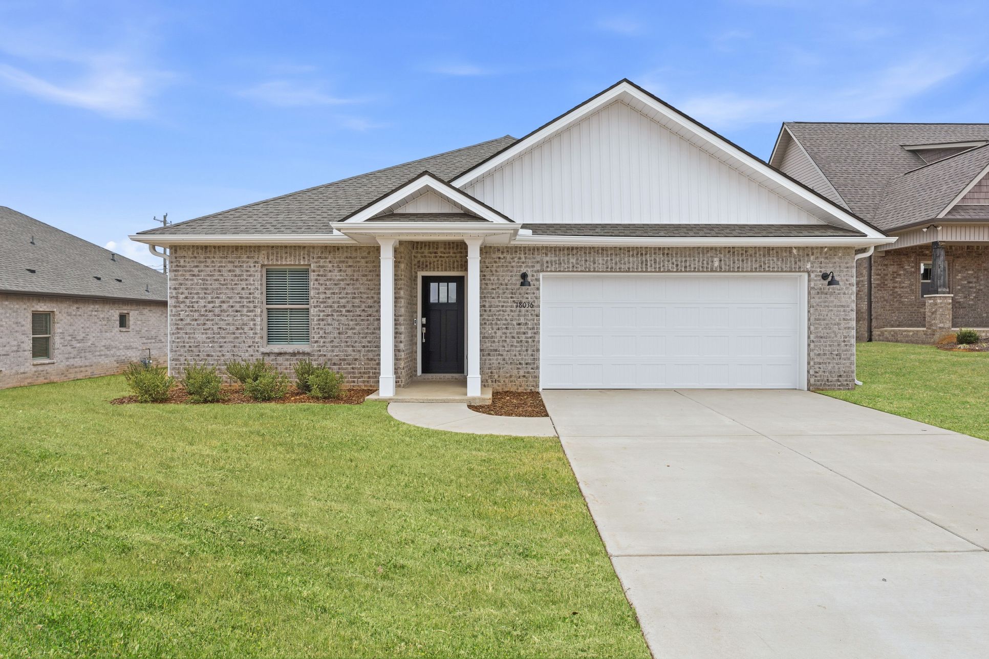 Exterior:Whispering Pines Charle I I29 01 (1)