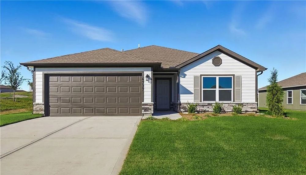 Exterior:4737 SE 5th St WEB 0162