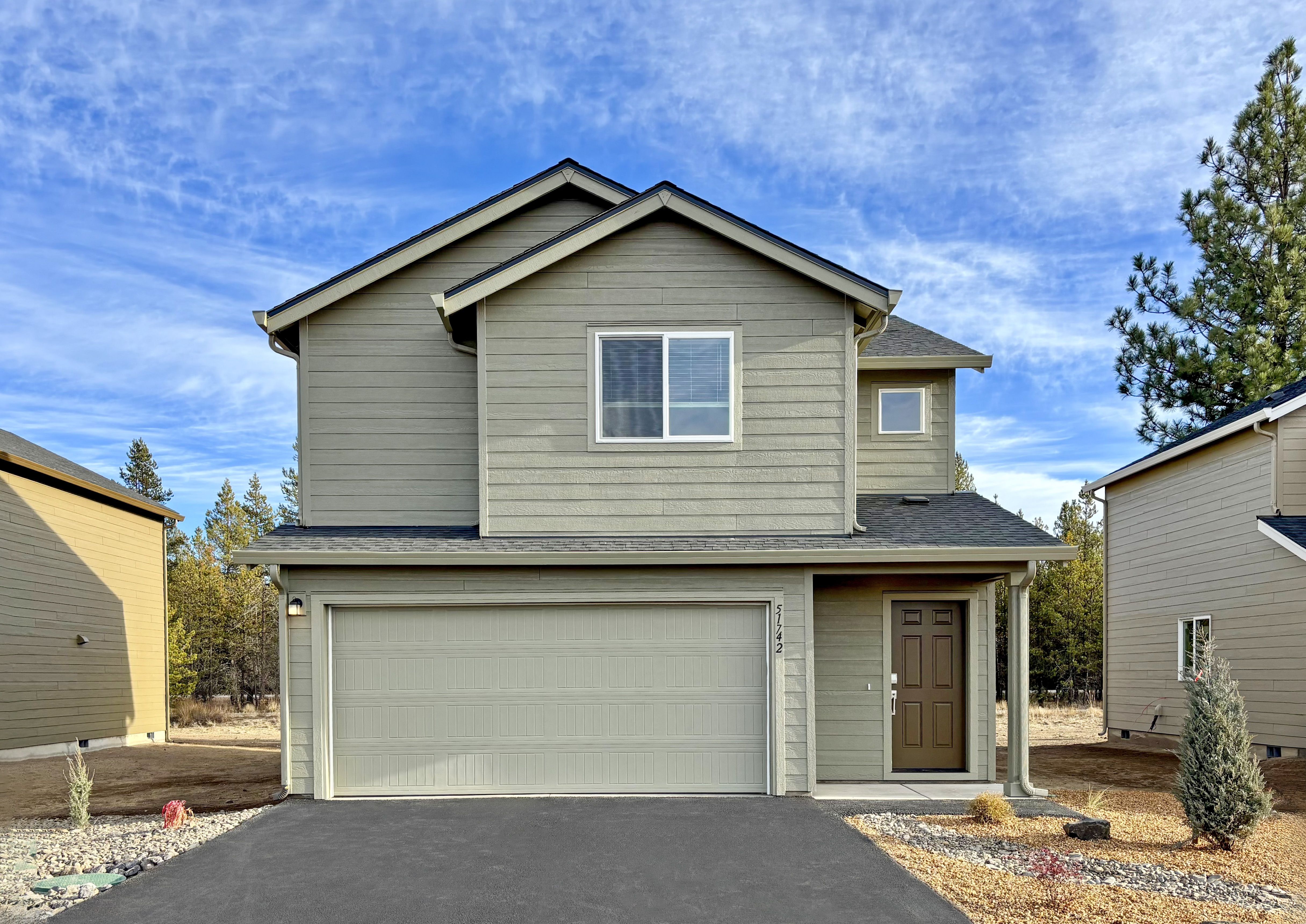 Exterior:Reserveinthe Pines Irving QMI H S93 Exterior