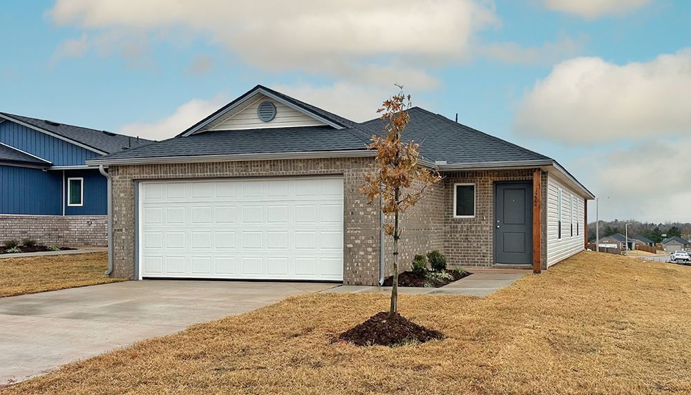 Exterior:RC Mitchell 1222 Colt Dr, Guthrie 1812 WEB