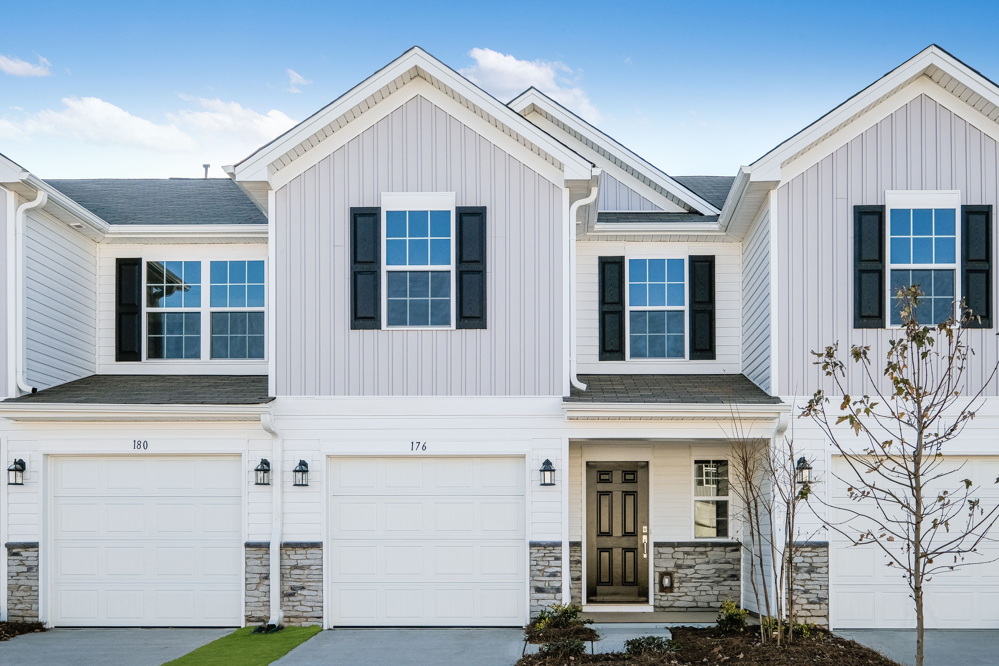 Exterior:Kings Crossing Chestnut 01