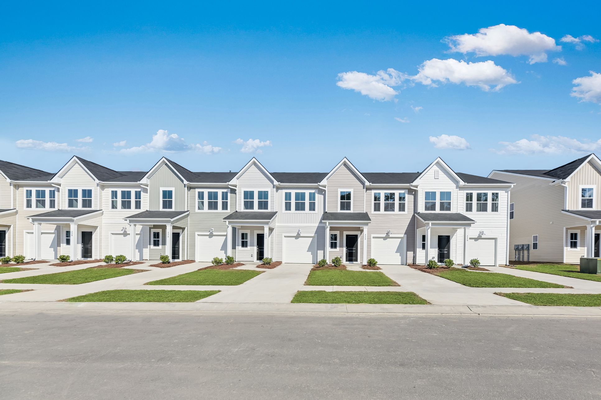 Exterior:Lennar Limehouse Farms Streetscape 13
