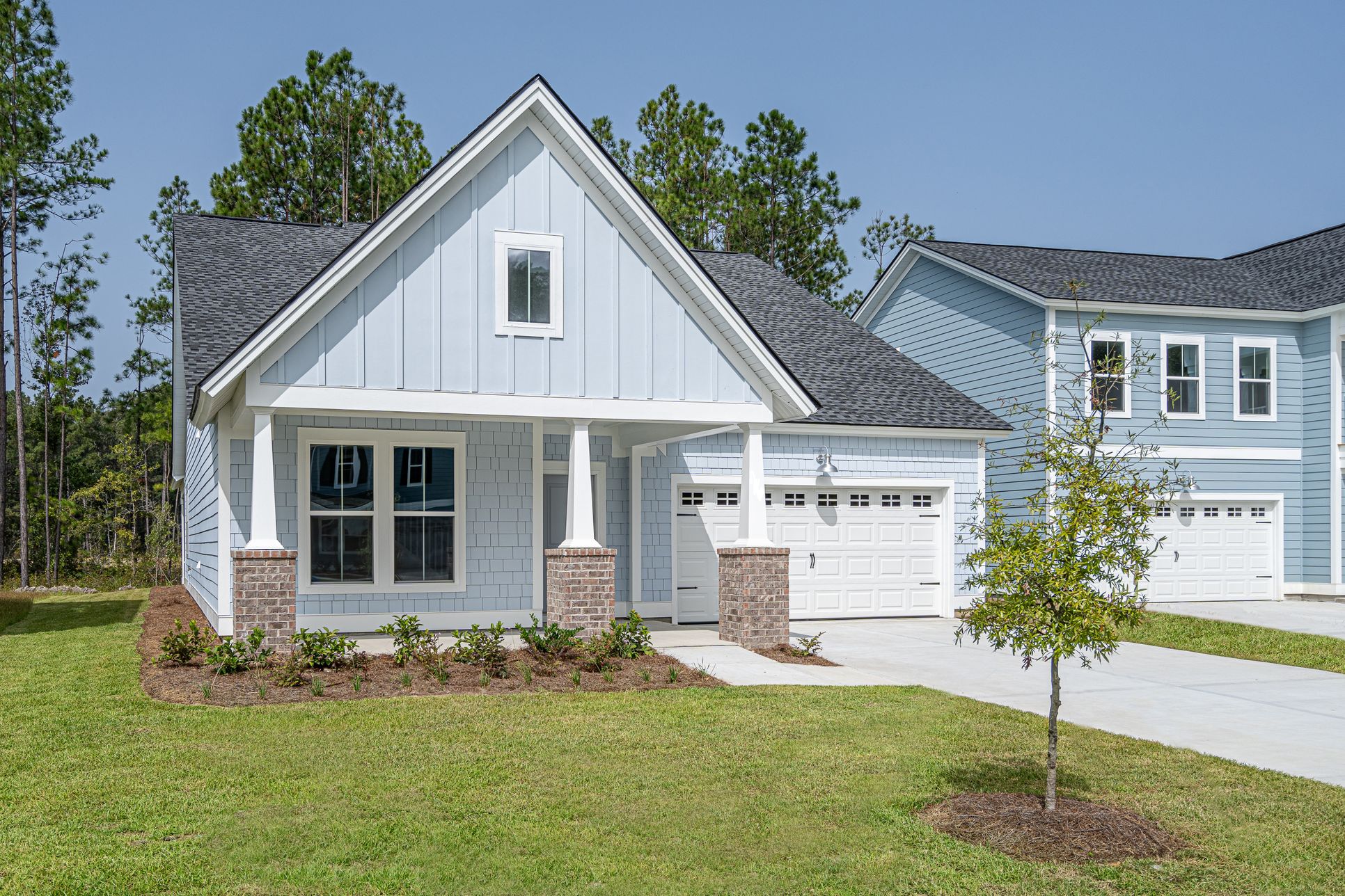 Exterior:Savannah Arbor Henninger (1)