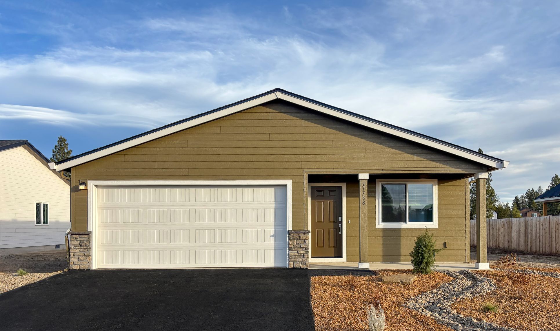 Exterior:Reserveinthe Pines Ontario QMI H S139 Exterior