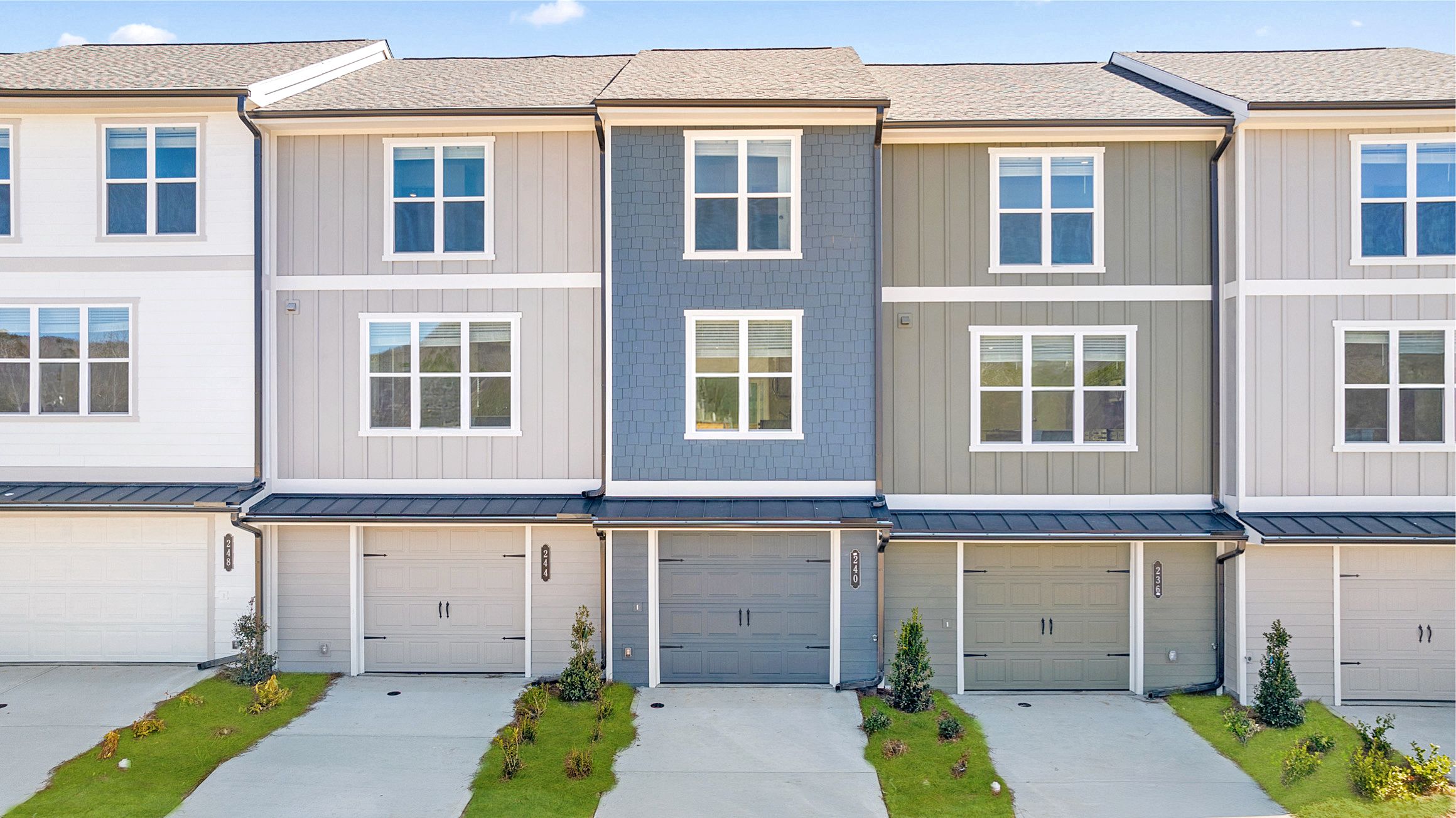 Exterior:Asbury Oak HS 106 007 res 7