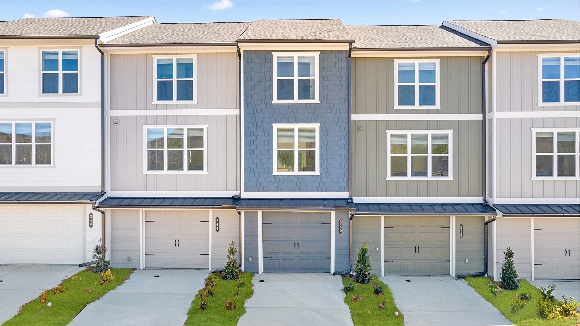 Exterior:Asbury Oak HS 106 007 res 7