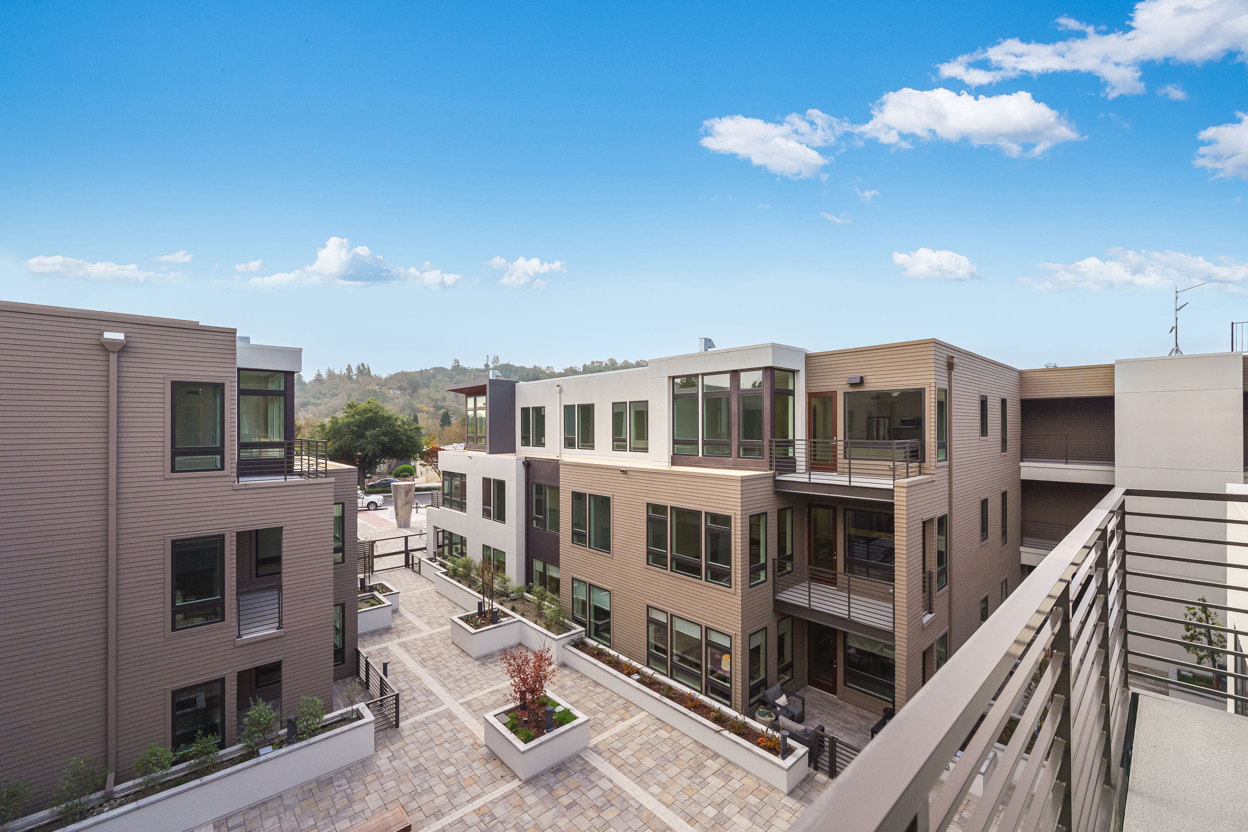 Exterior:Brant Residence308 1