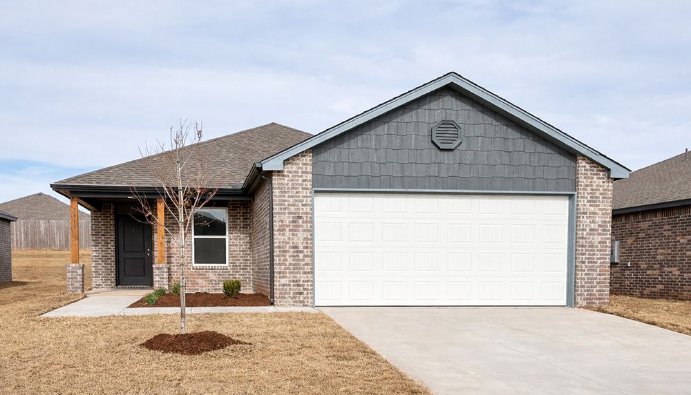 Exterior:5413 Daxton Dr Armstrong Tuttle HB WEB 1421