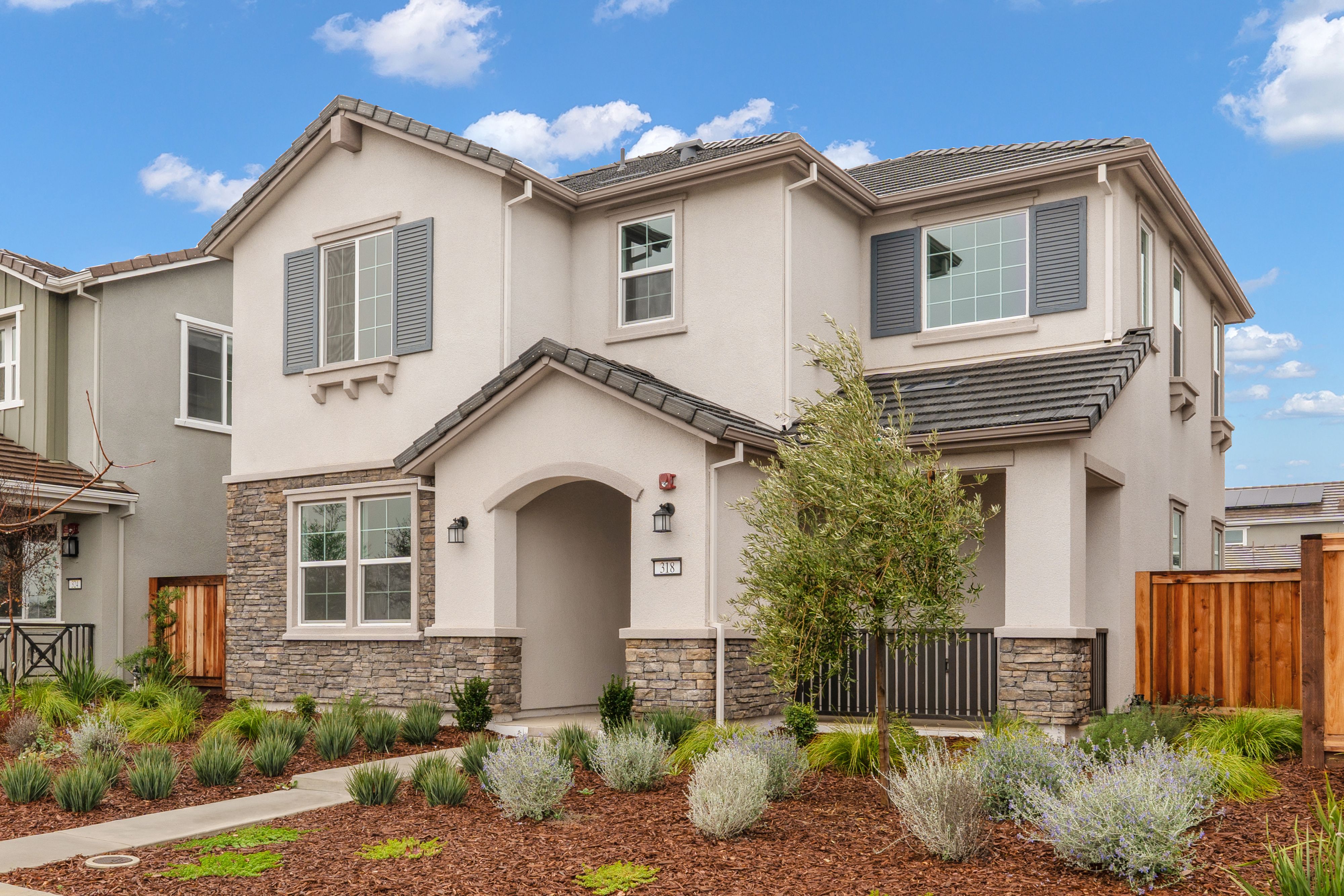 Exterior:Hawthorn Hills Residence2 1