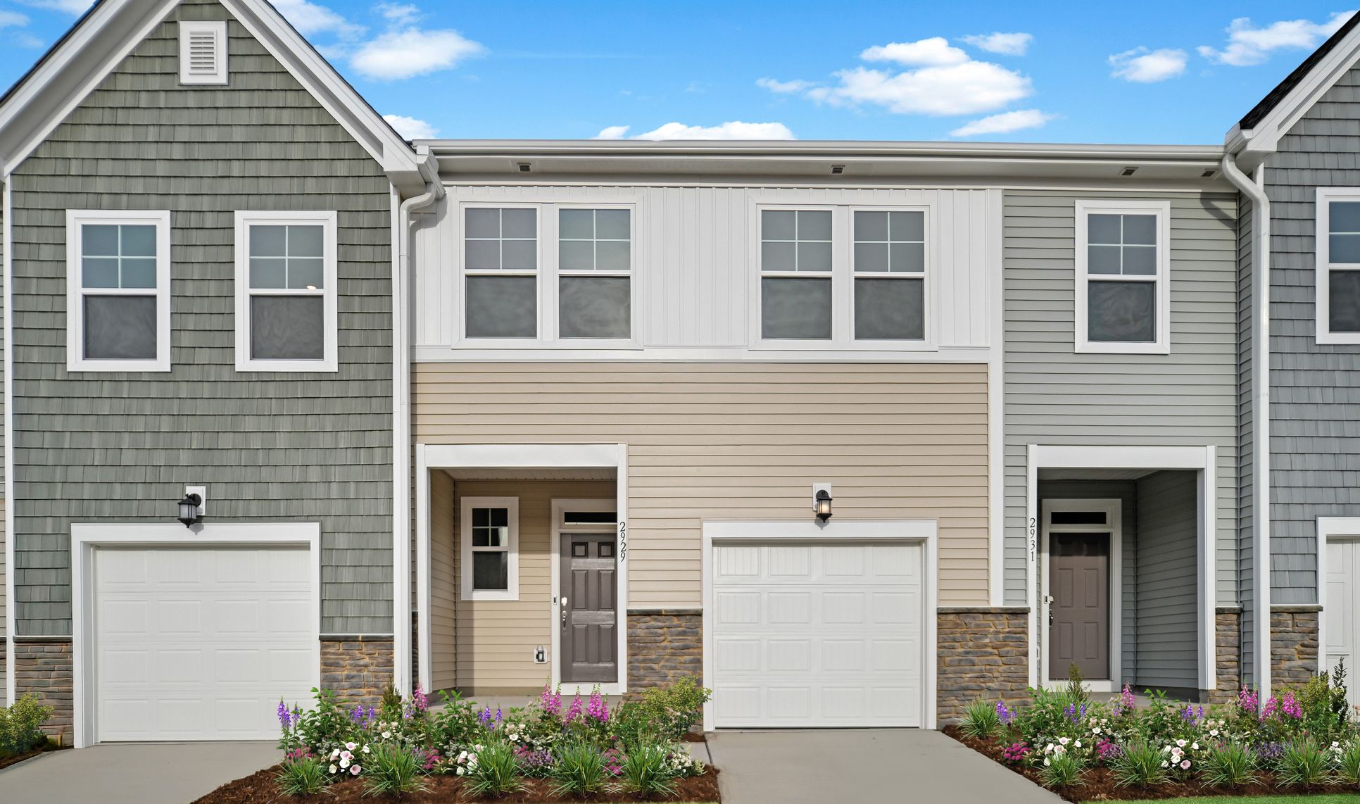 Exterior:Everlee Carson II QMI 233 Front 1of2