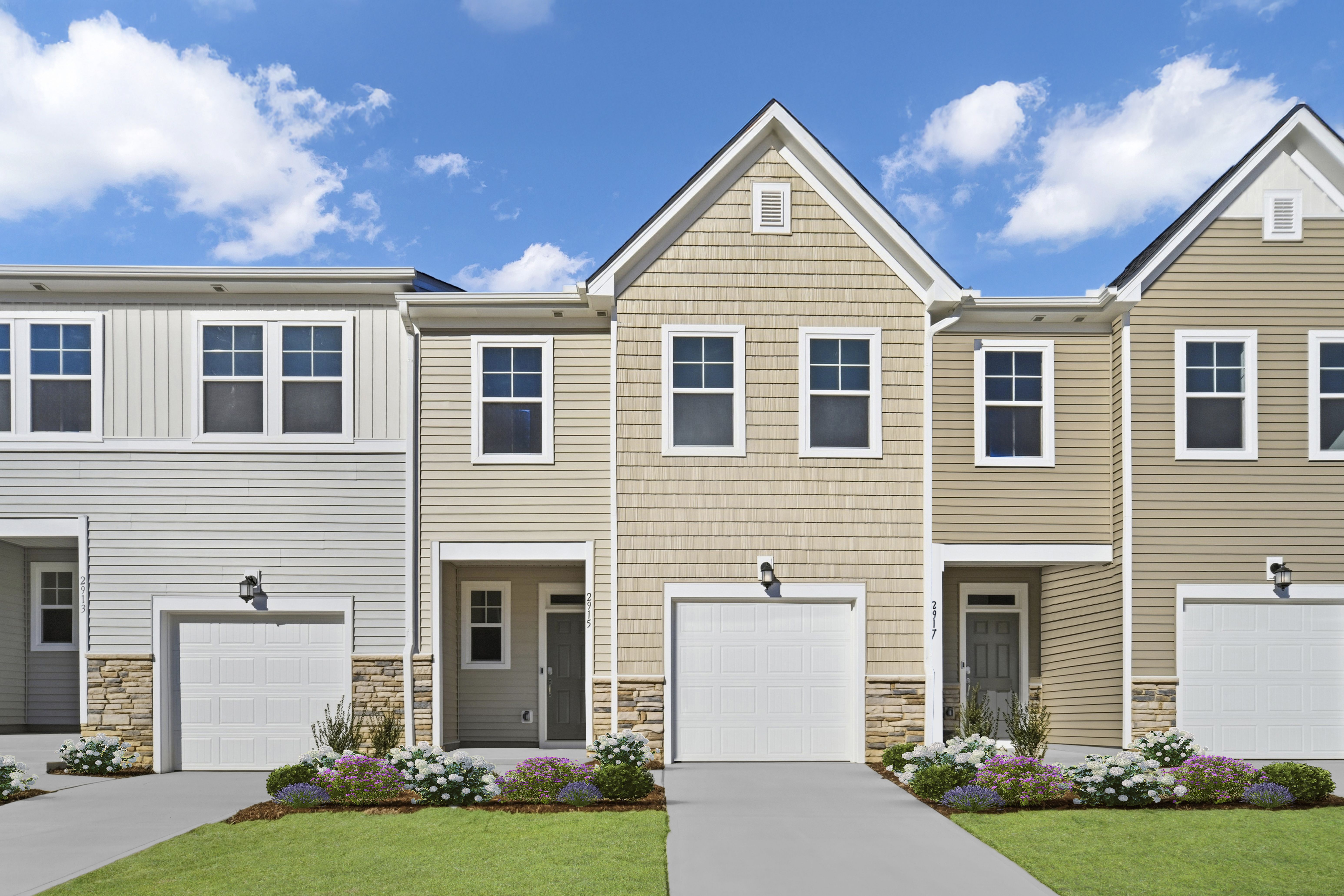 Exterior:Everlee Carson II QMI 227 Front 1of2