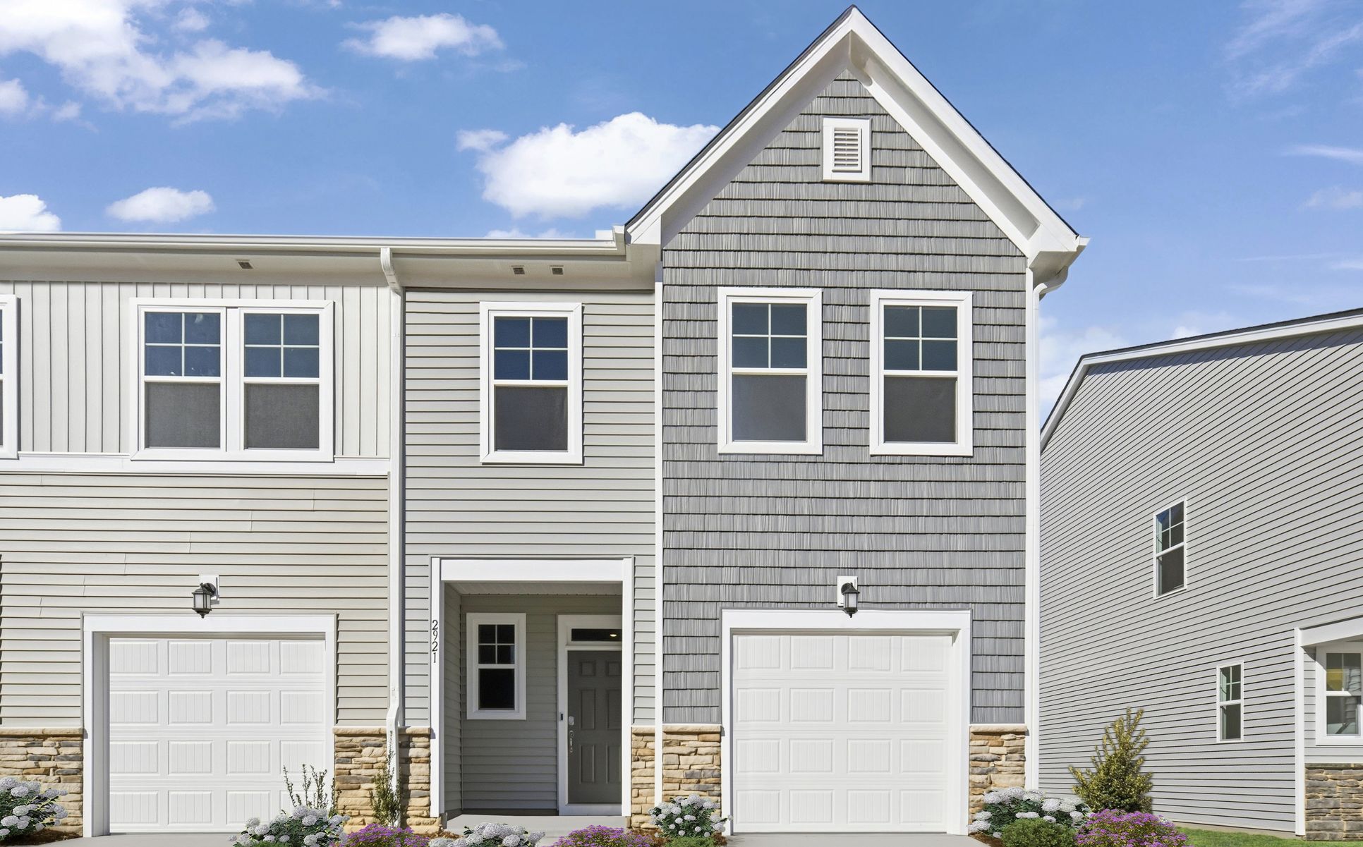 Exterior:Everlee Carson II QMI 230 Front 1of2