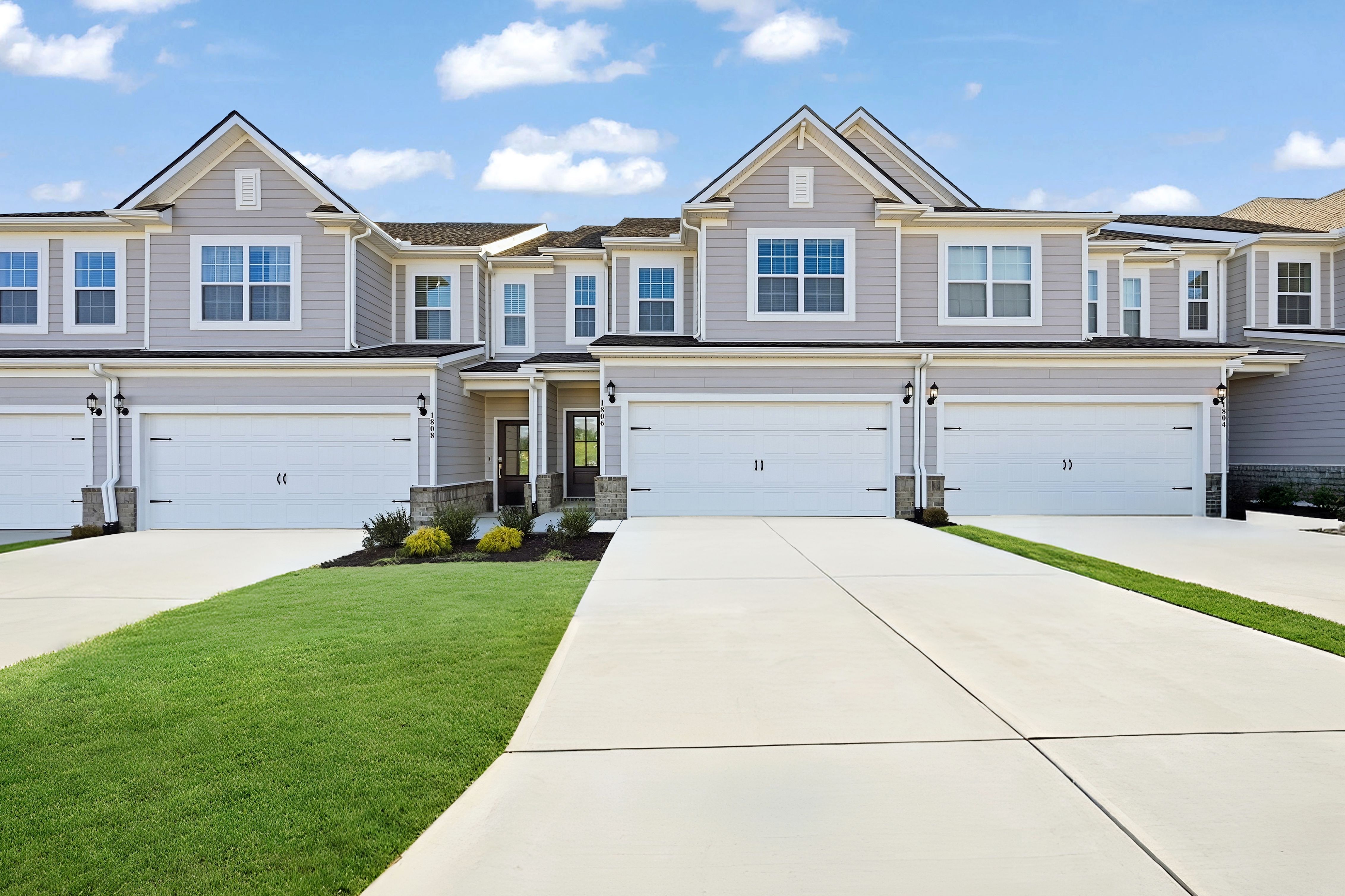 Exterior:Honey Farms Harper202 1