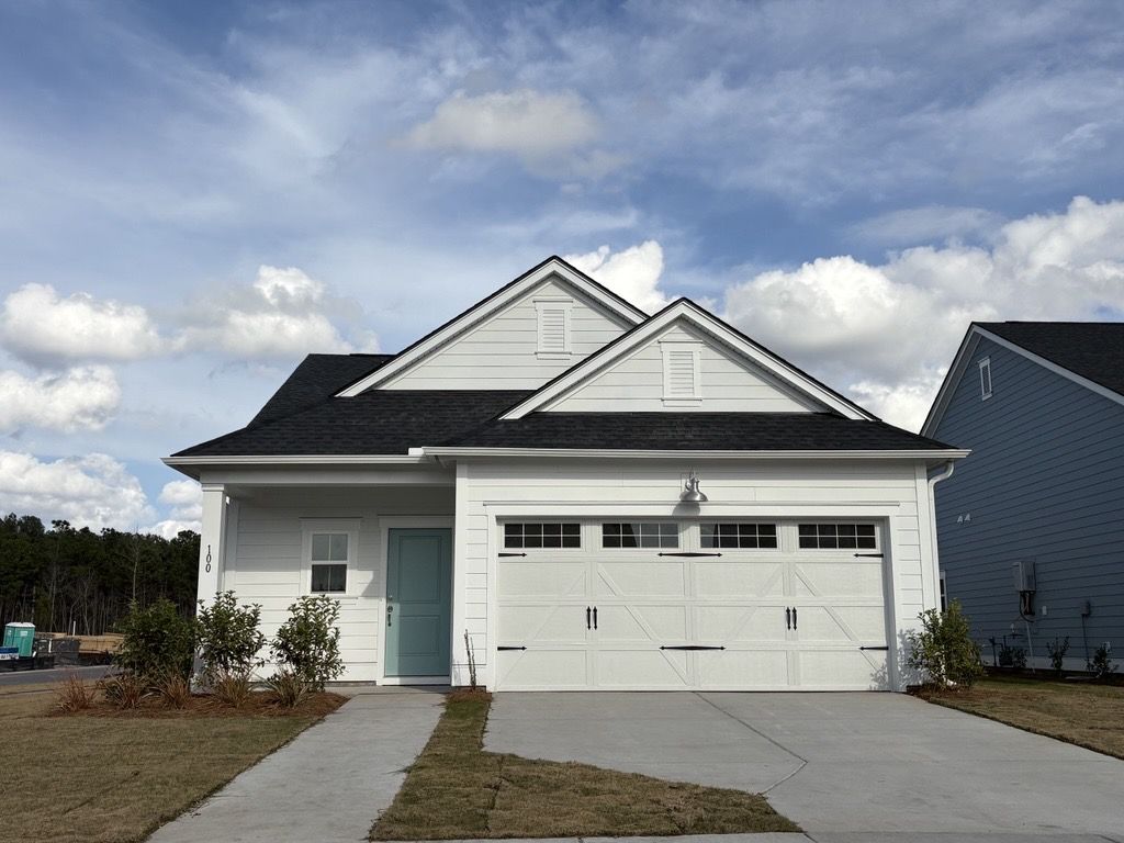 Exterior:100 Barker   HCC