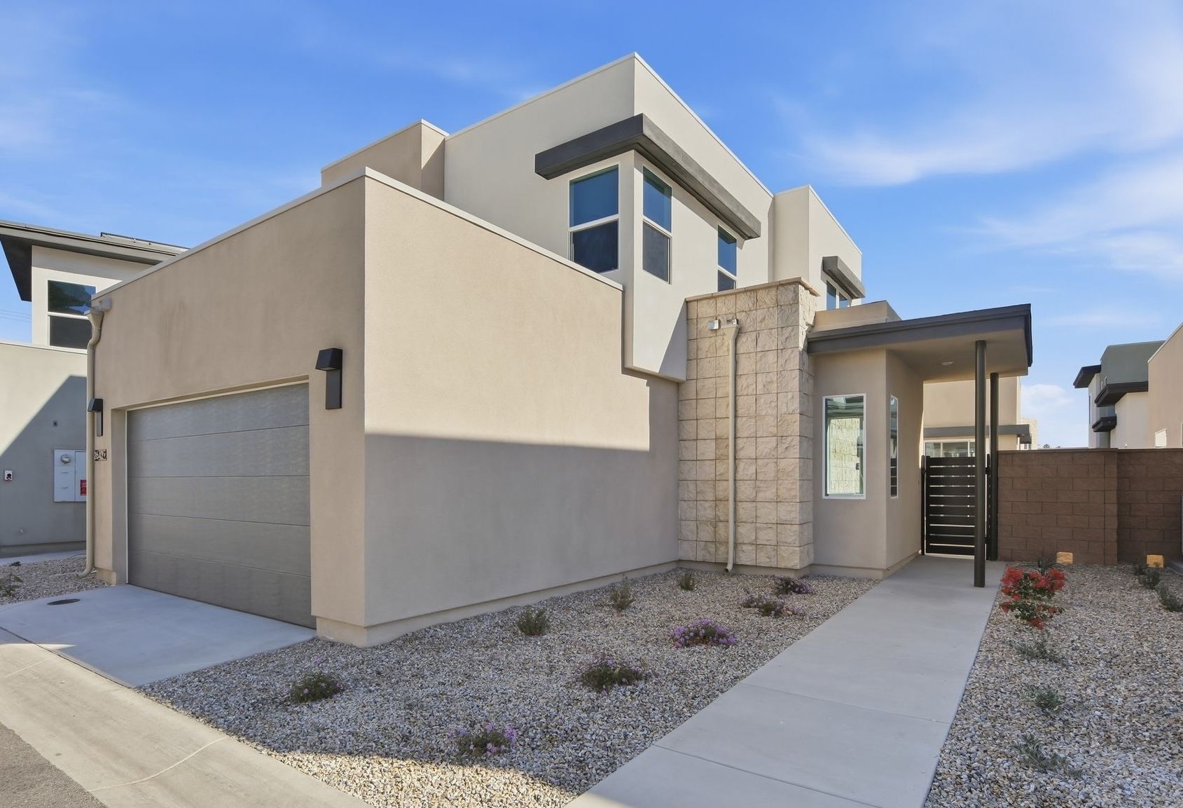 Exterior:Canyon View 2 A 2