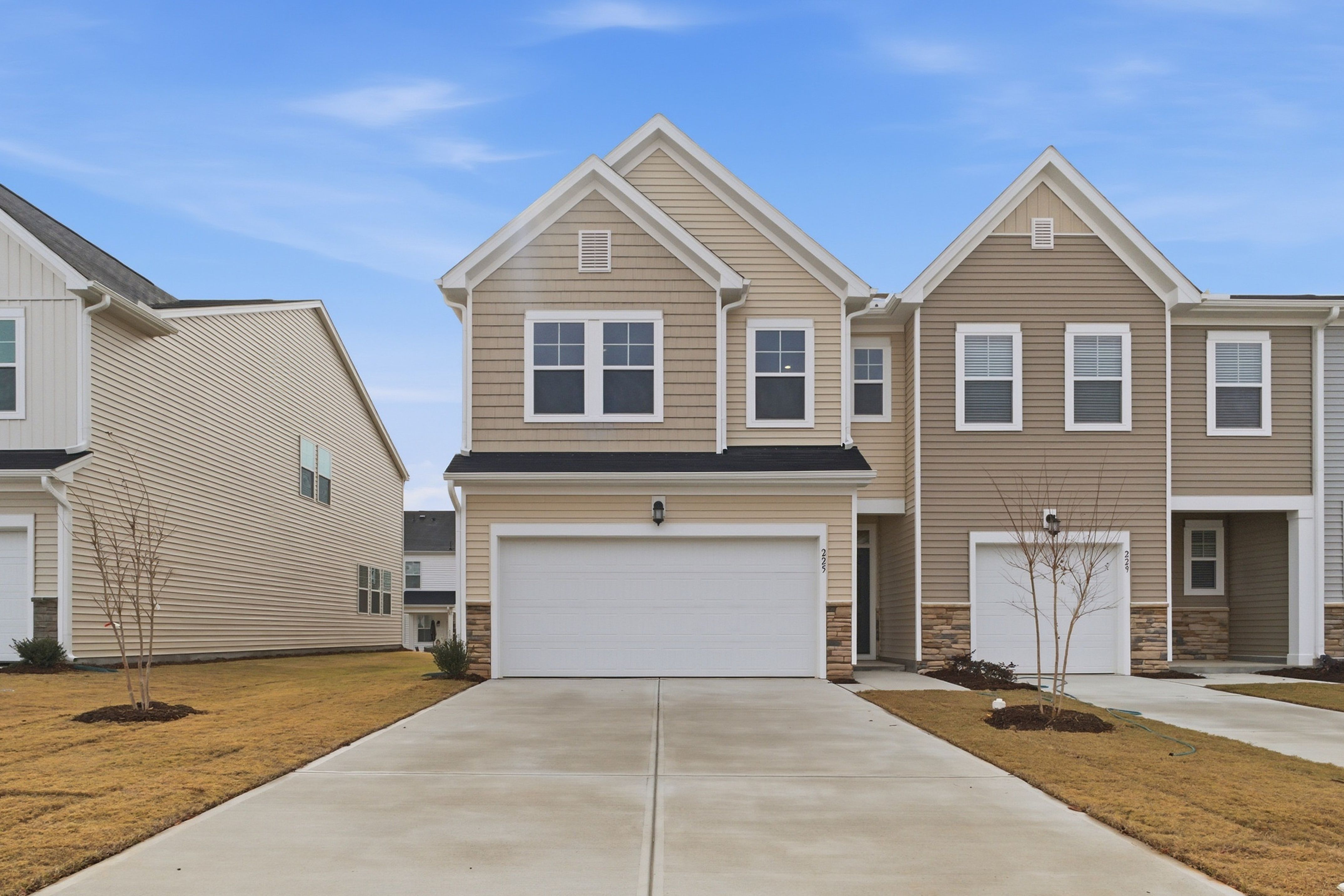 Exterior:Finley Landing Grayson 1