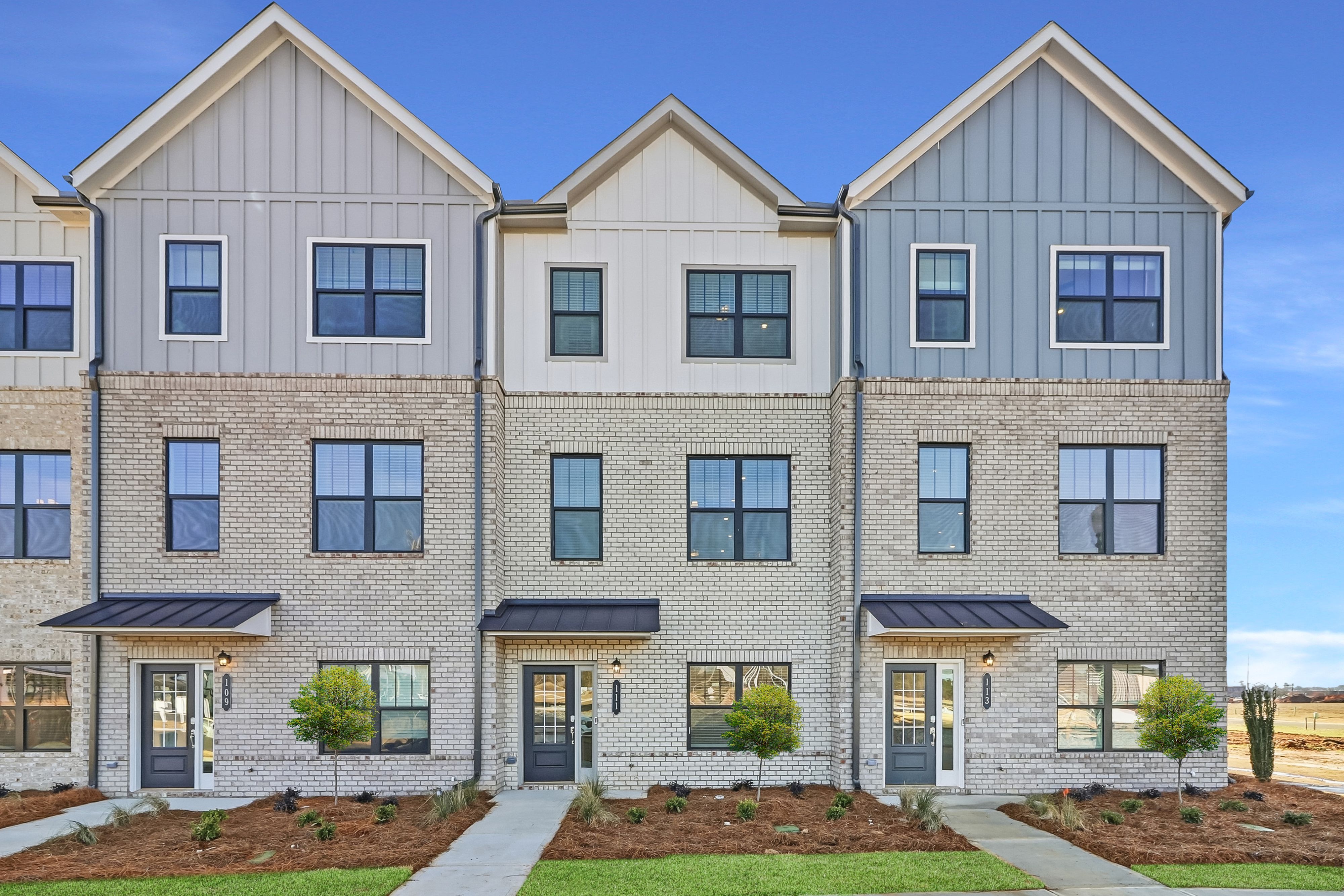 Exterior:Encore Townhomes Applause 1