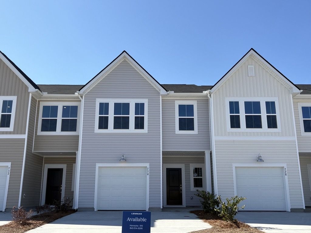 Exterior:Lindera Preserve Carson Exterior Bldg8 Unit912